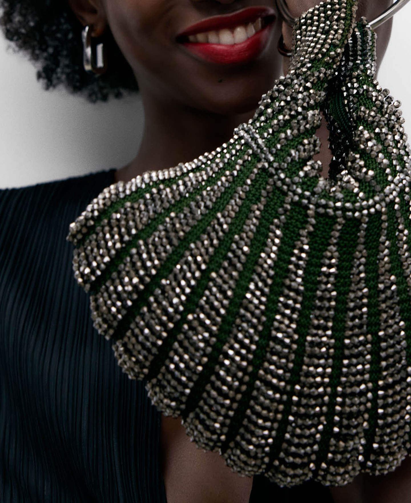 Bottle green clutch for women image number 5