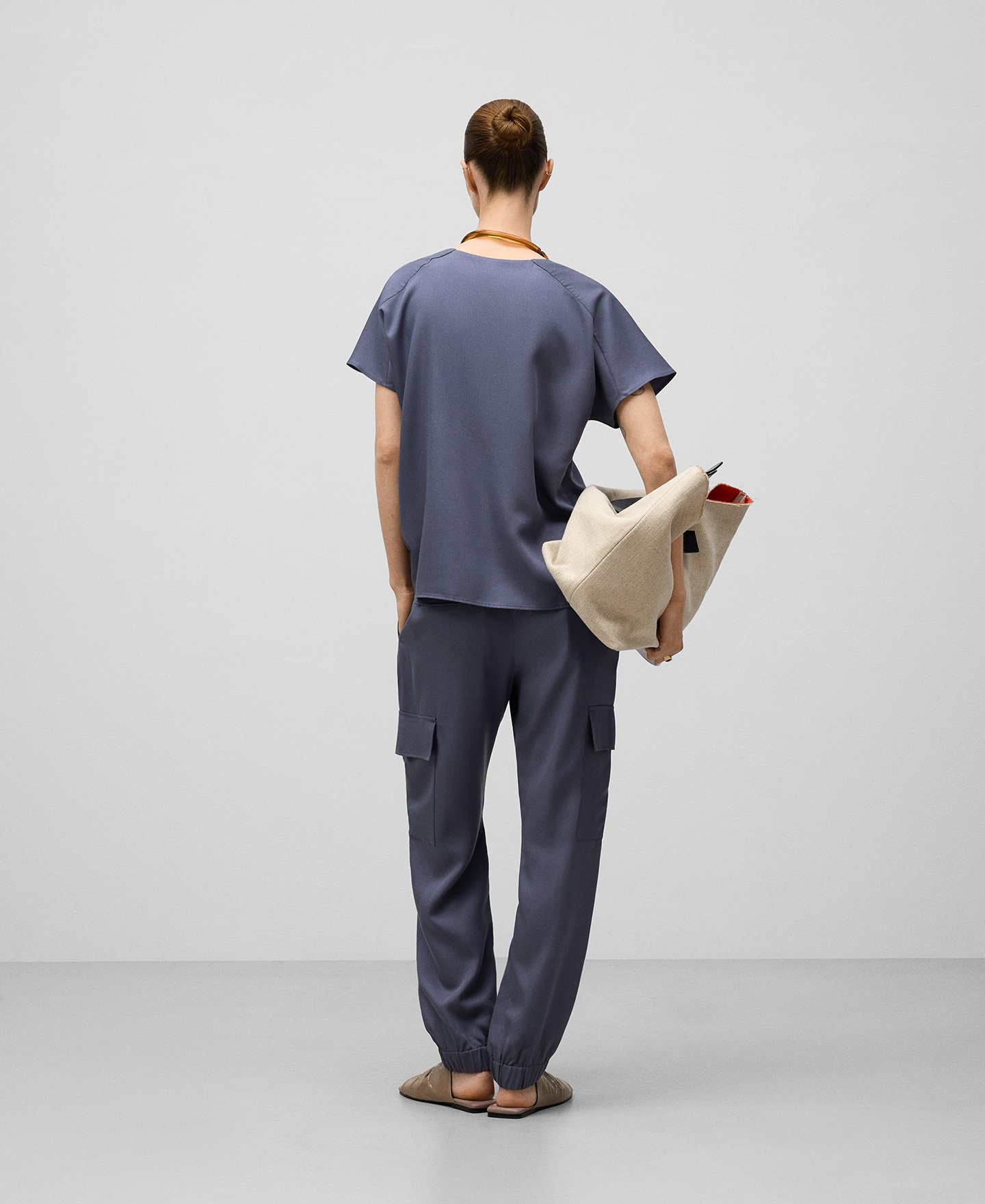 Pantalón cargo lyocell responsable mujer image number 2