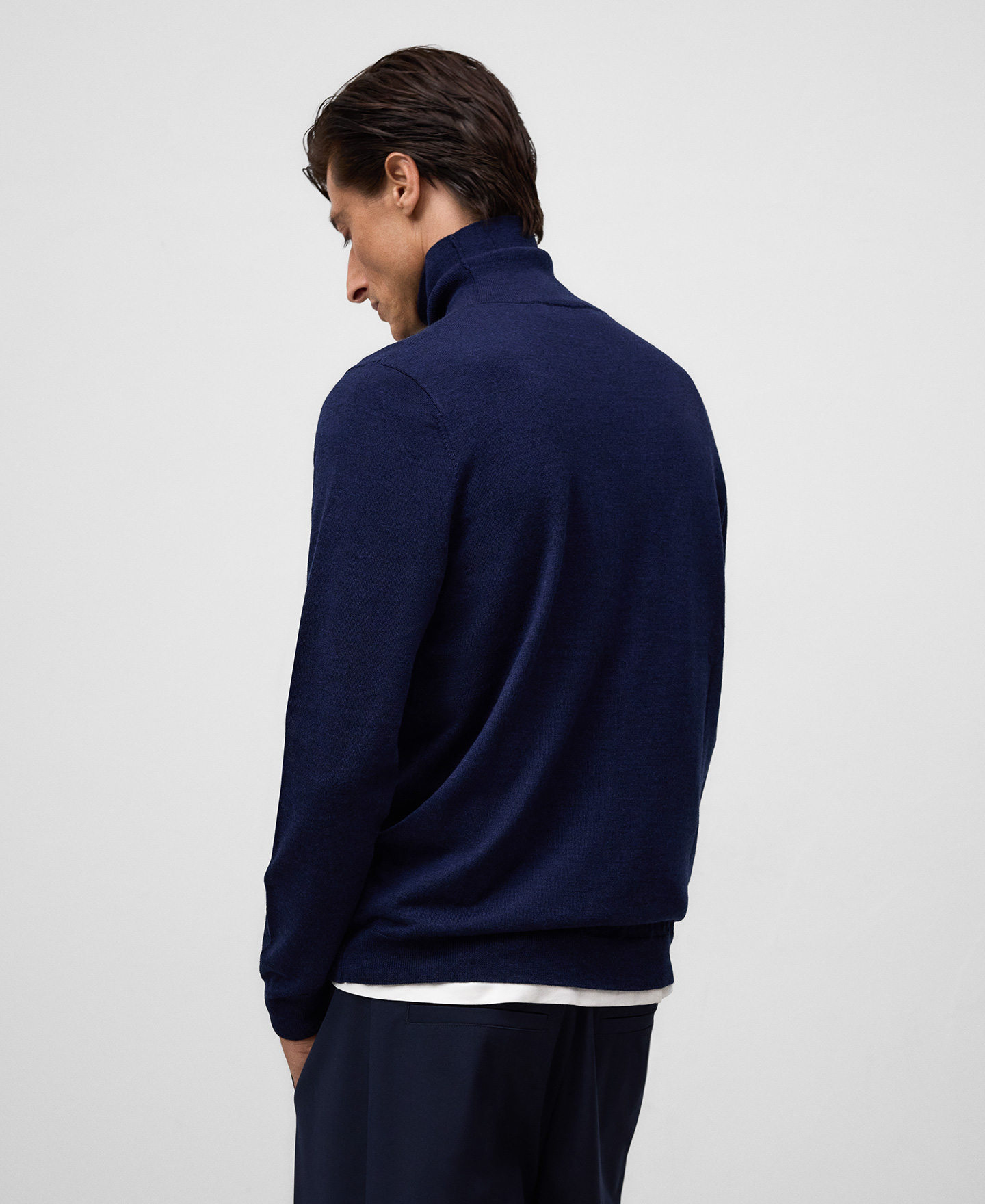 Merino wool turtleneck sweater man image number 2