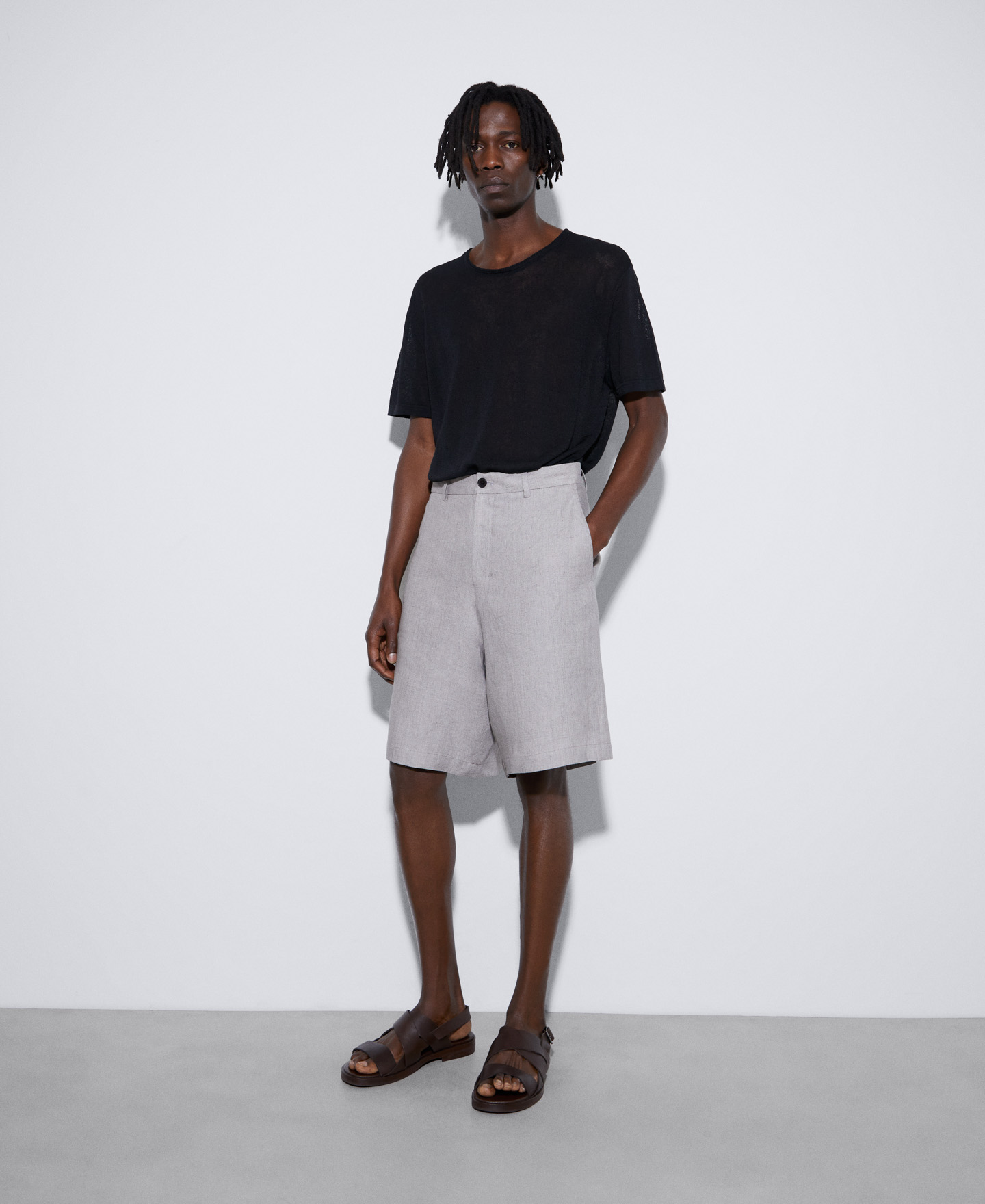 European responsible linen Bermuda image number 1
