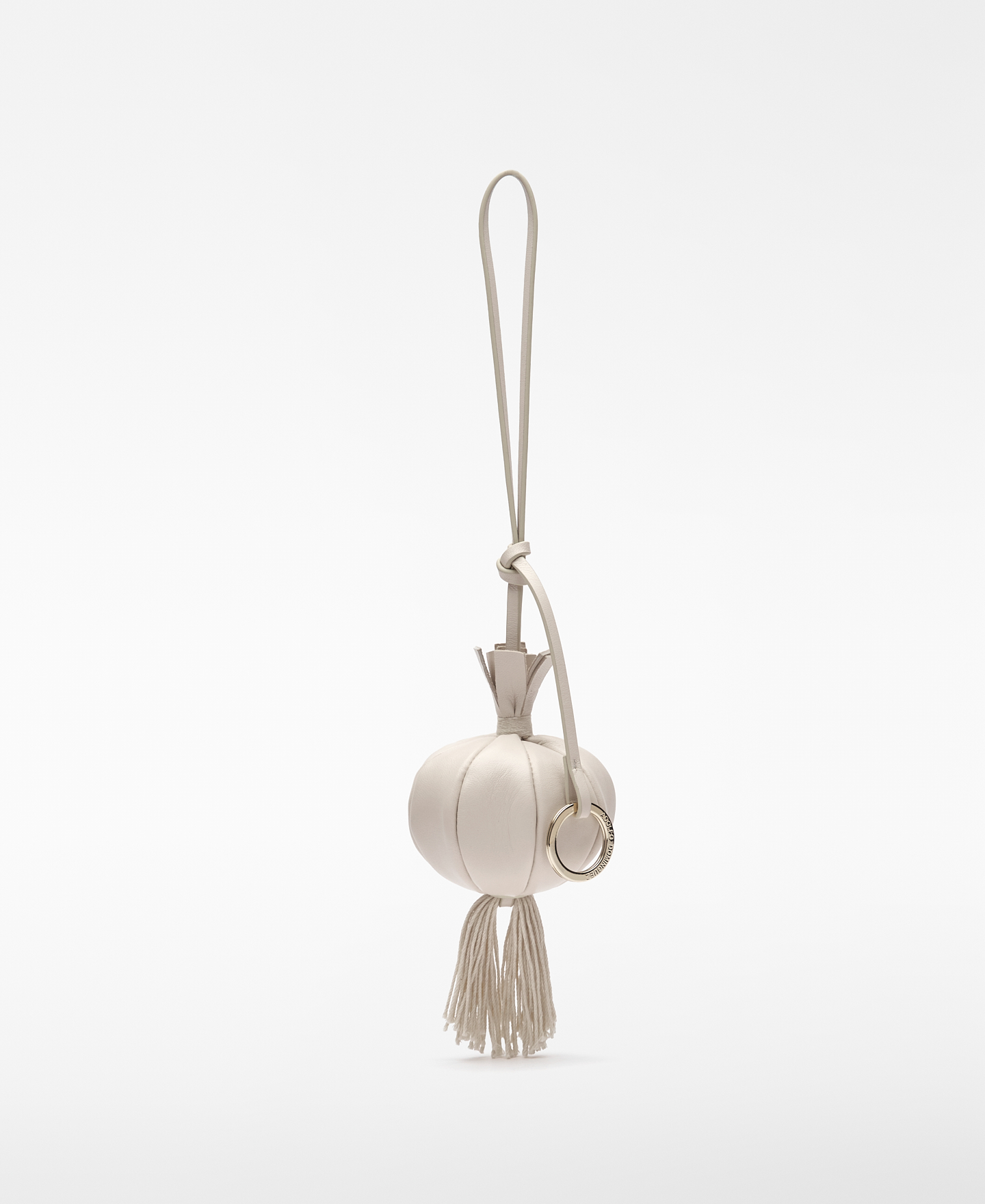 Garlic-shaped leather keychain image number 0
