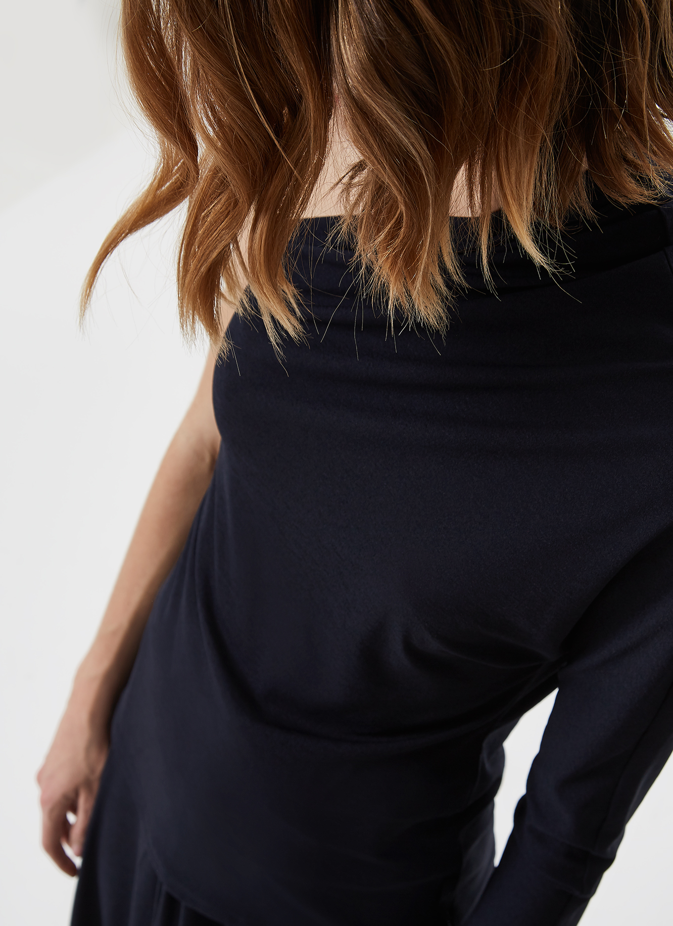 Elastic top with asymmetric hemline image number 2
