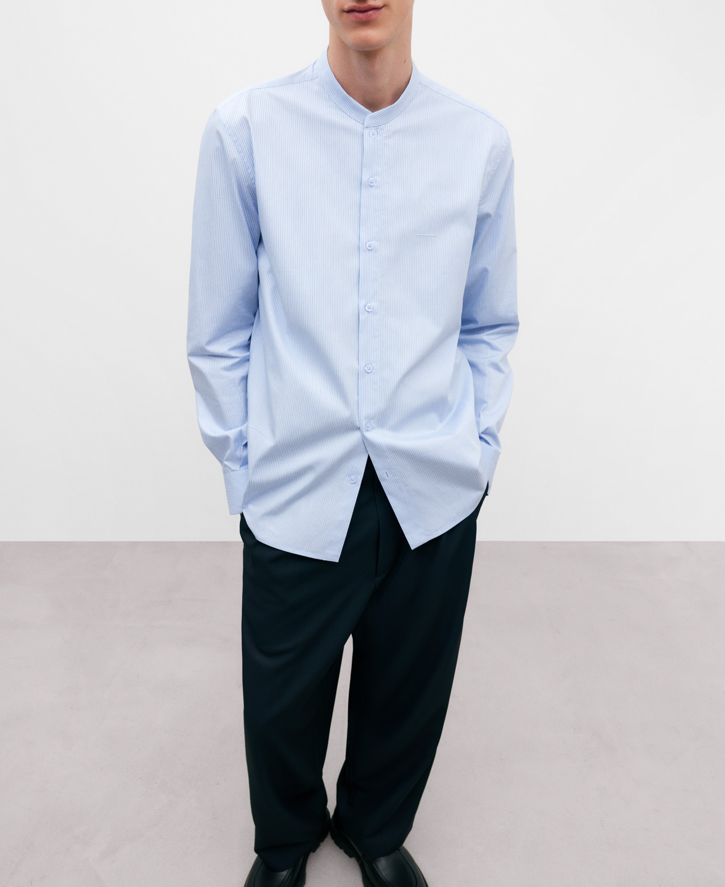 Camisa hombre regular fit a rayas image number 0