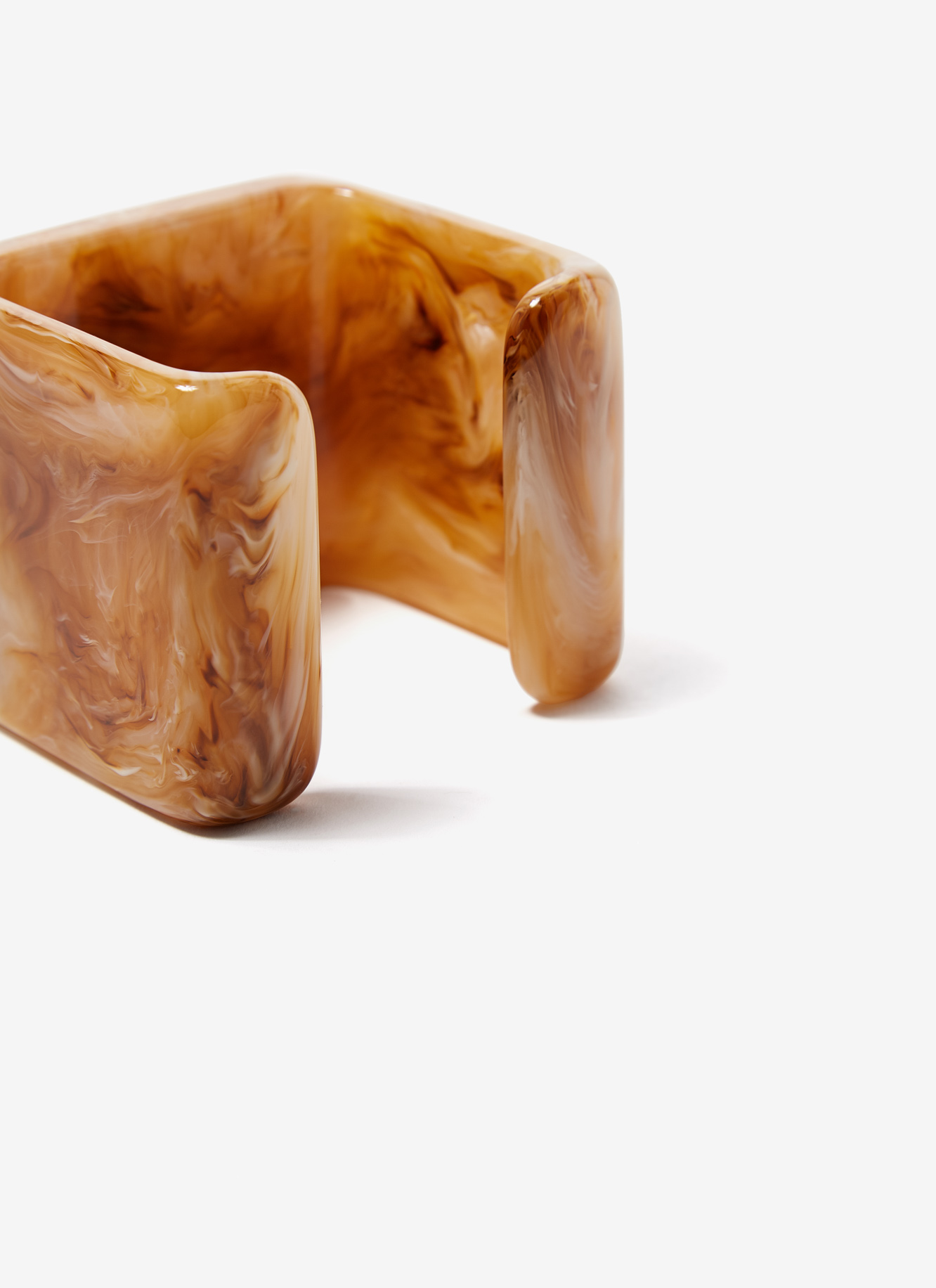 Squared resin maxi bracelet image number 3