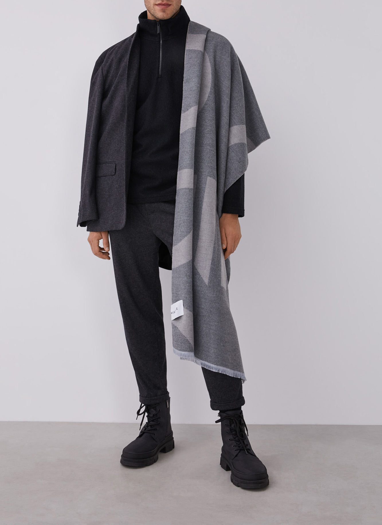Merino wool sweatshirt image number 5