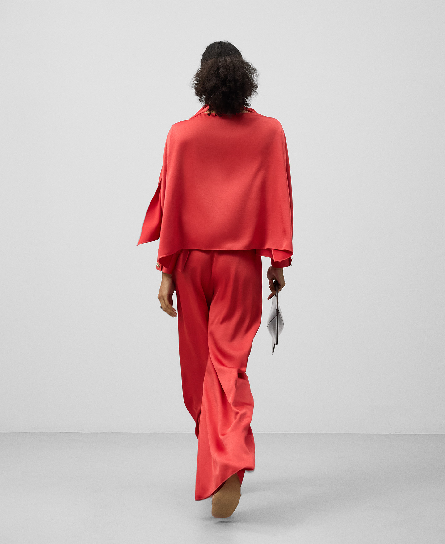 Pantalón pierna ancha rojo mujer image number 2