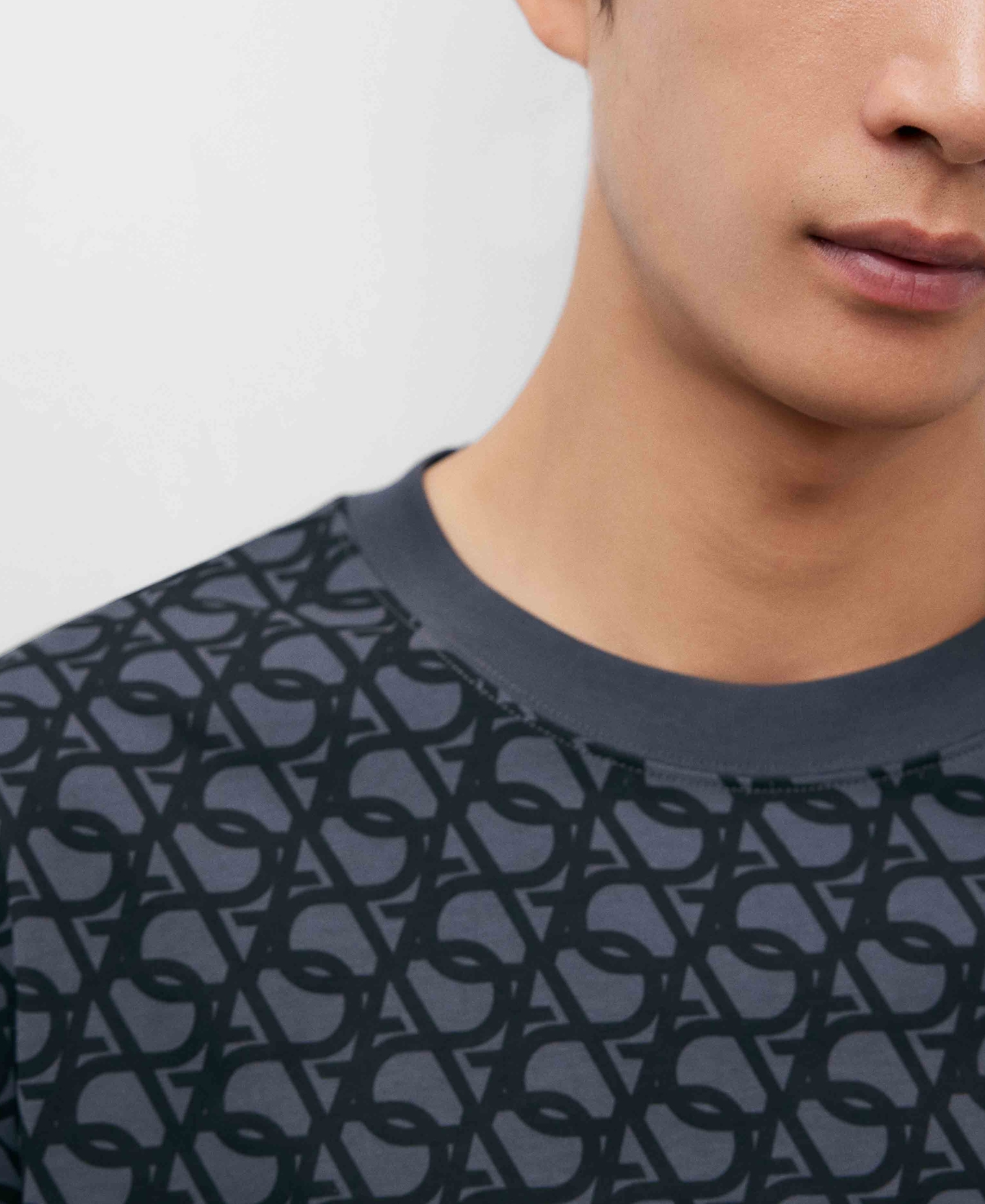 Monogram print T-shirt image number 3