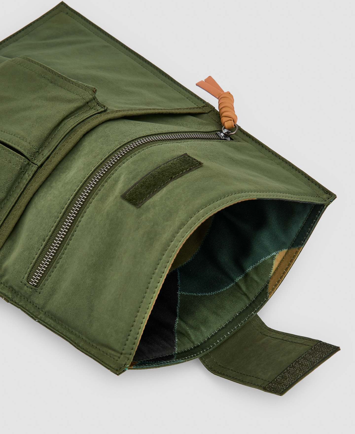 Recycled materials laptop case image number 1