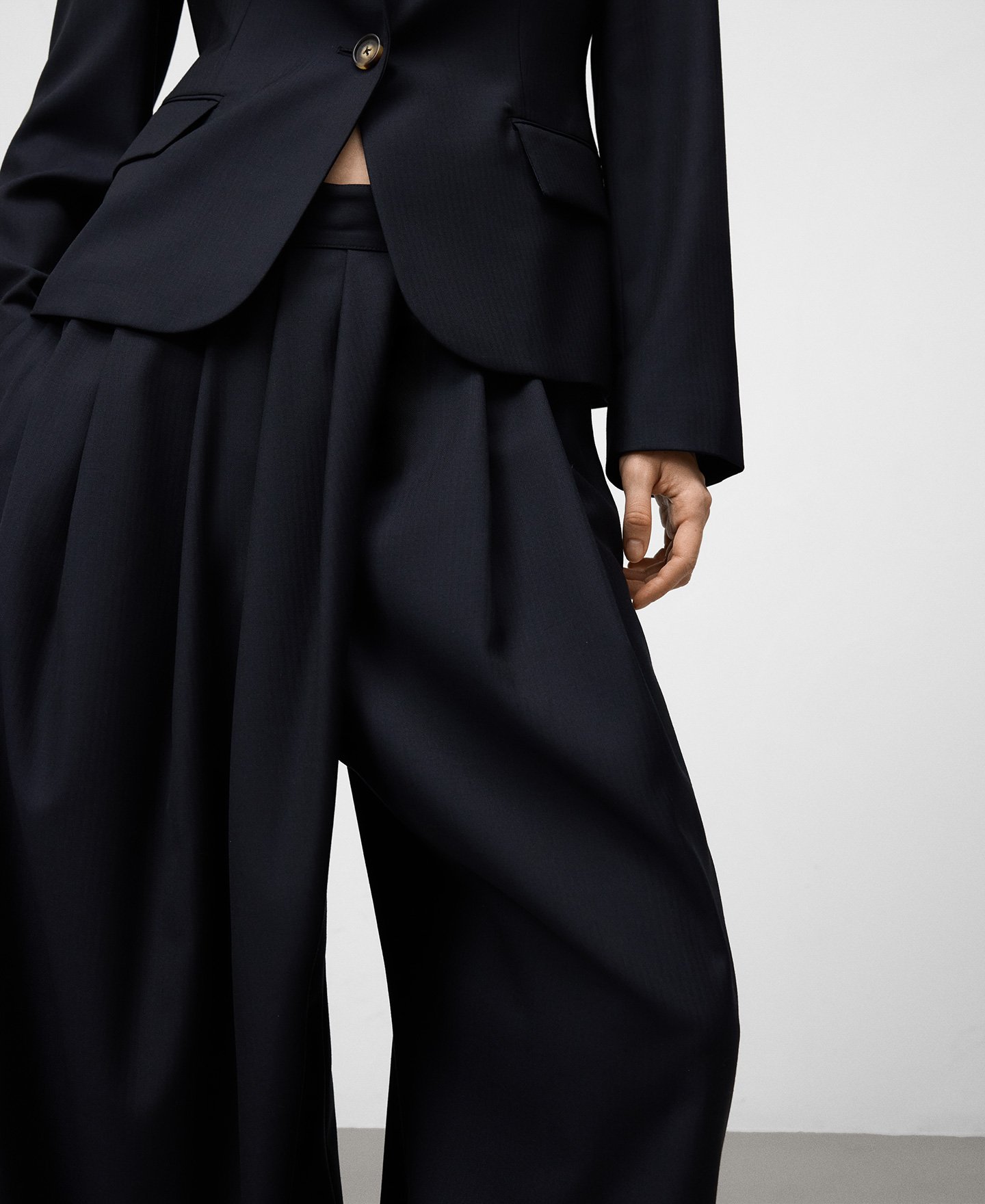 Tailored wrap trousers woman image number 3
