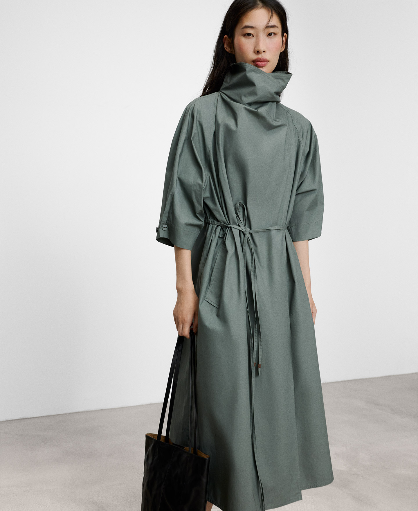 Vestido trench coat com gola em funil image number 0