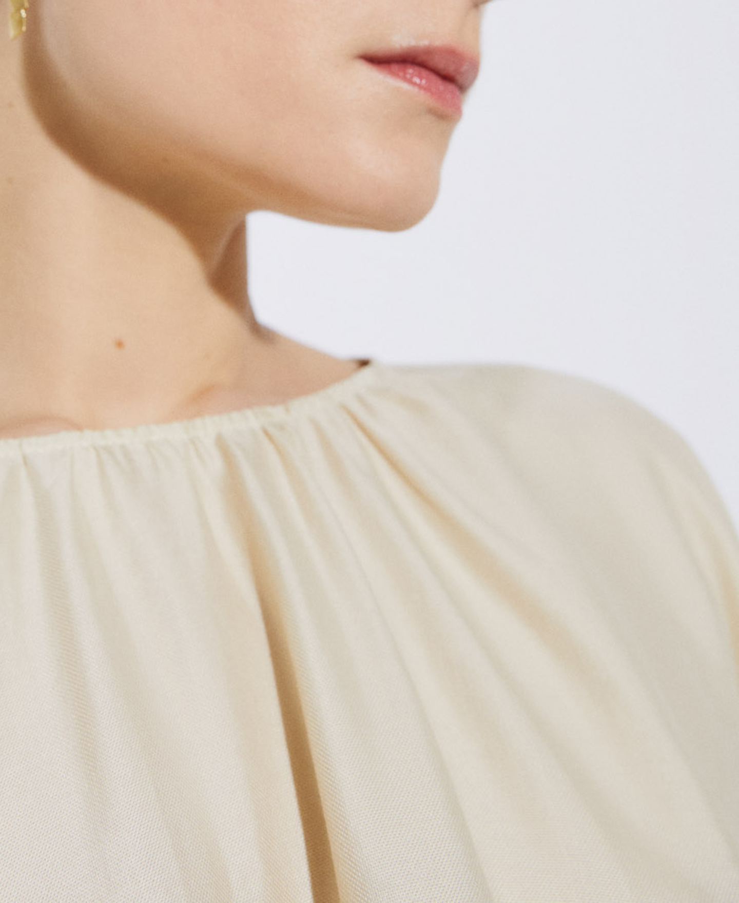 Lyocell bat sleeve blouse image number 3