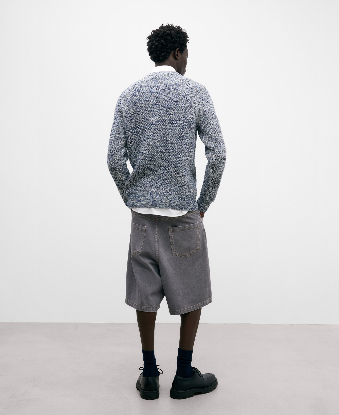 Mixed blue crew neckline sweater image number 2