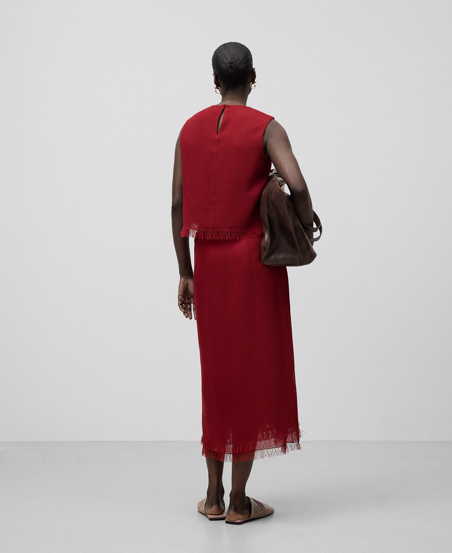 Top rojo bajo desflecado mujer image number 2