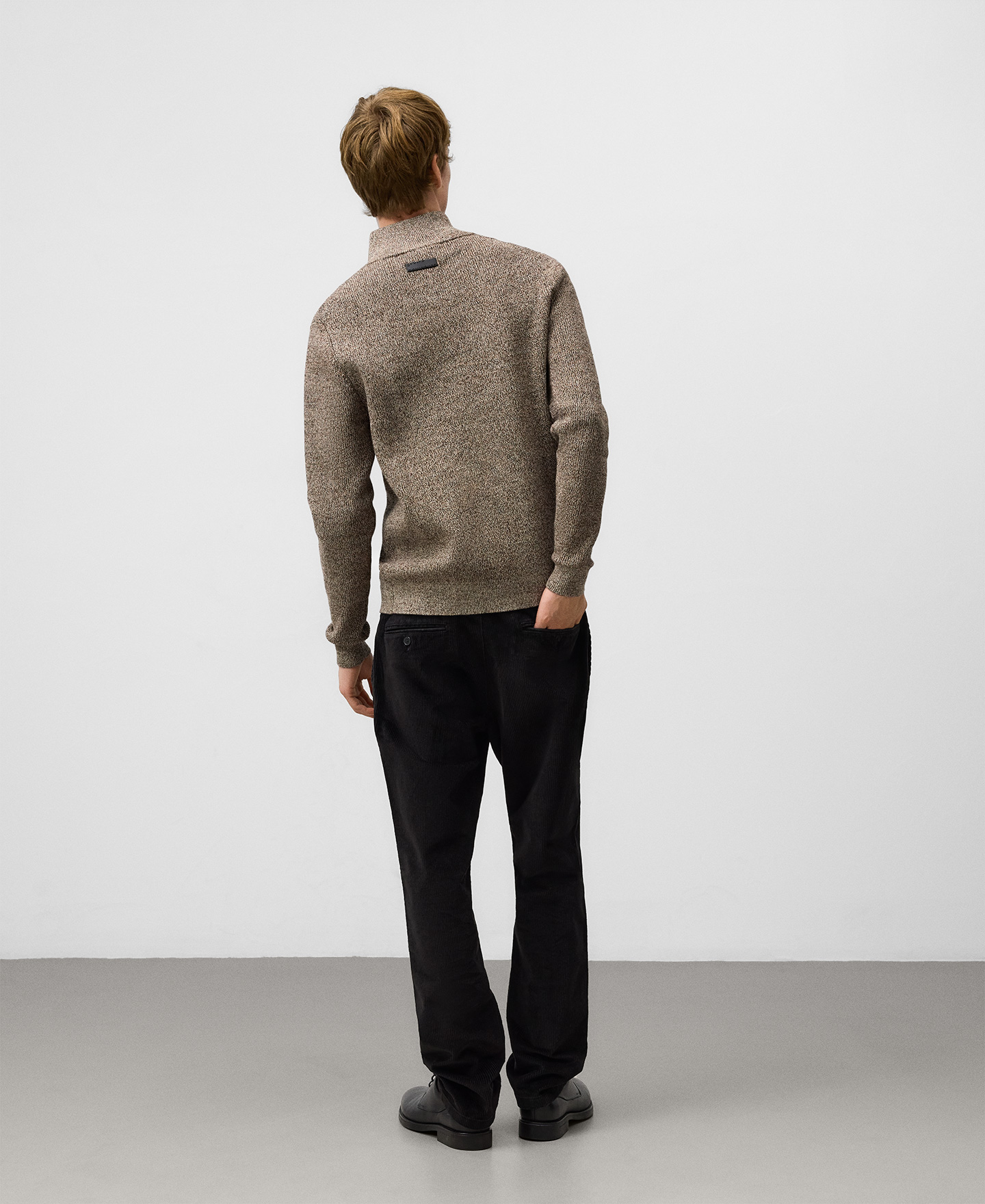 Zip-up perkins collar sweater man image number 2