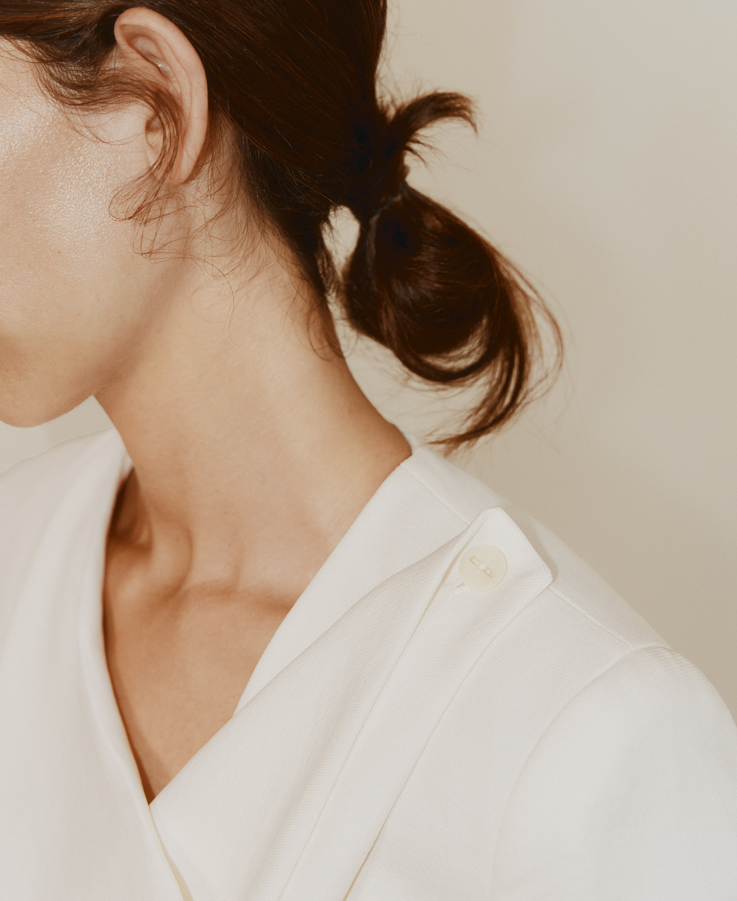 Fitted blazer with a front detail image number 7