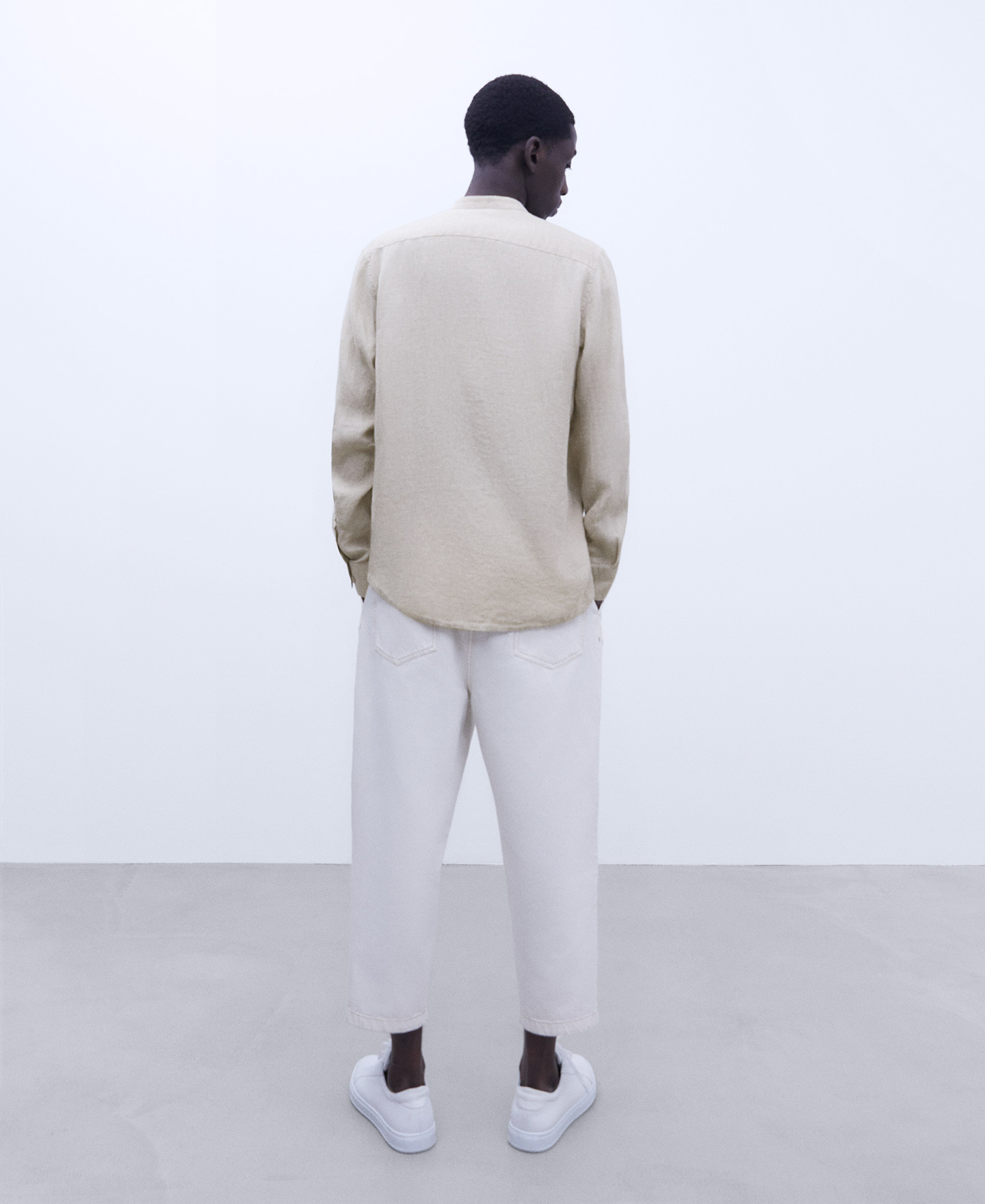 Linen Mandarin collar shirt image number 2