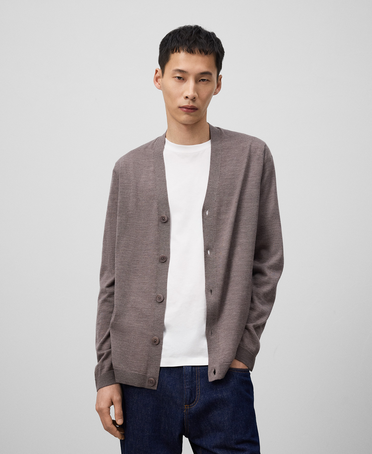 Merino wool cardigan man image number 0