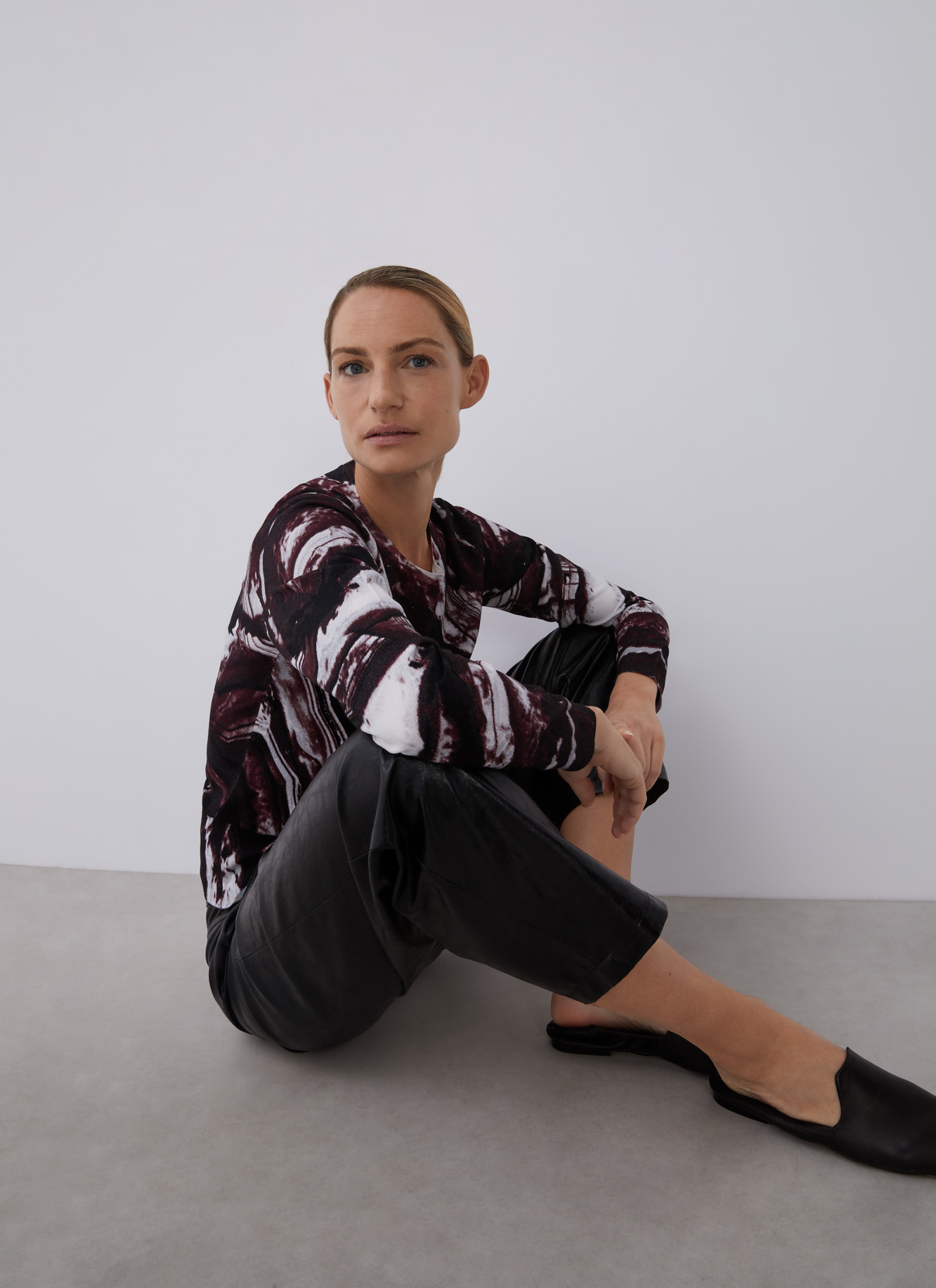 Printed sweater with crew collar image number 3