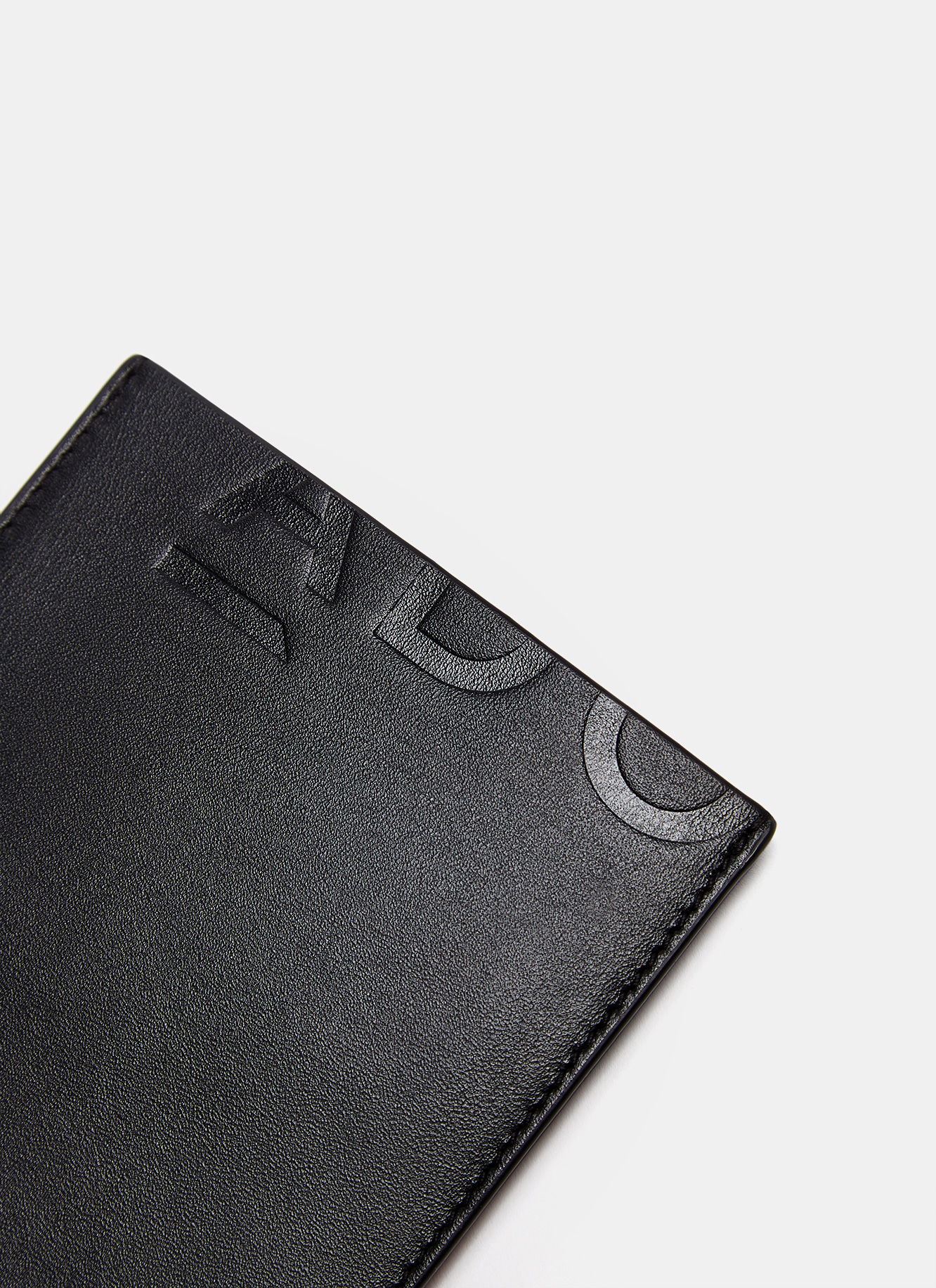 Funda de móvil en piel logotipada image number 3