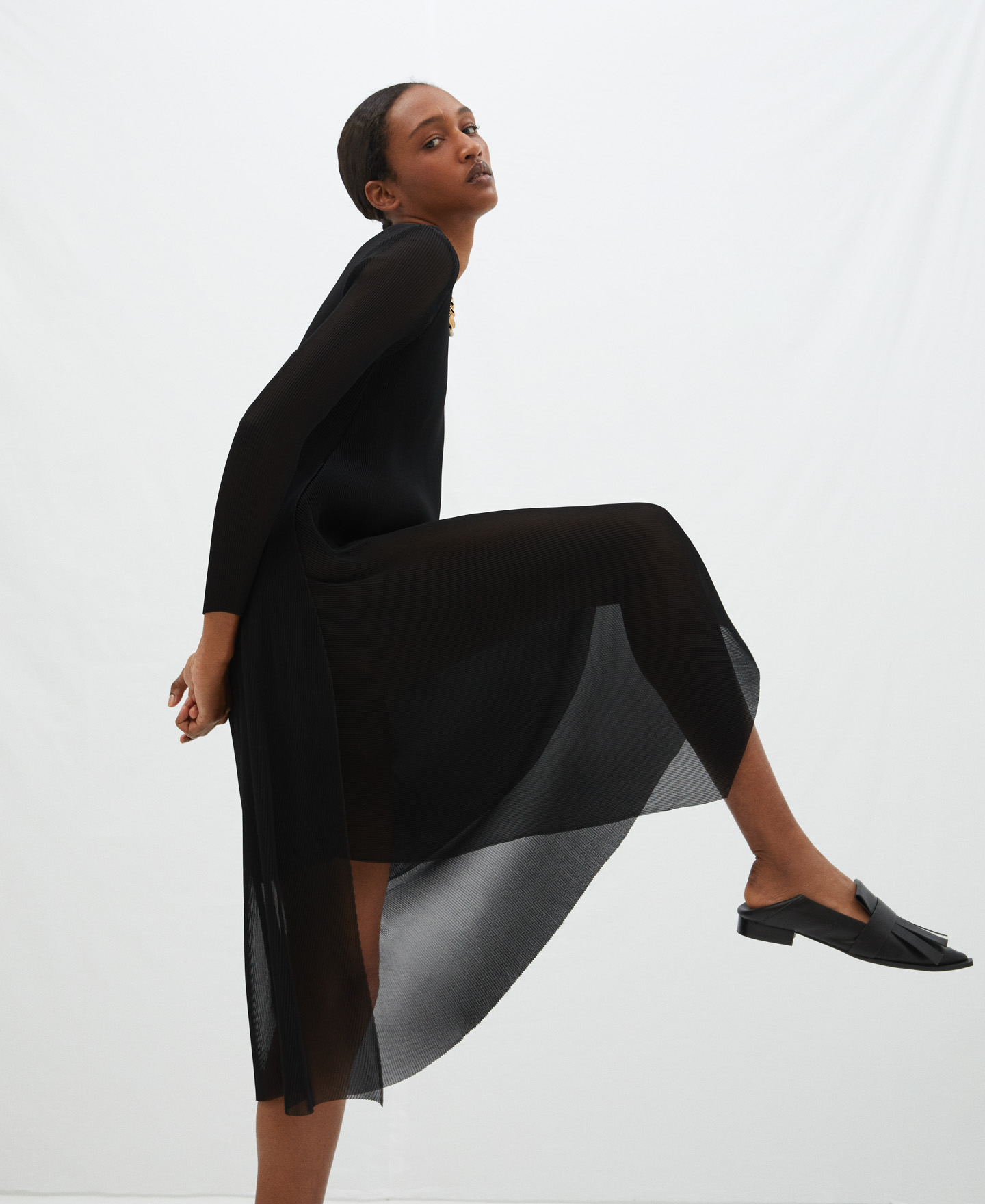Long dress round neckline image number 0