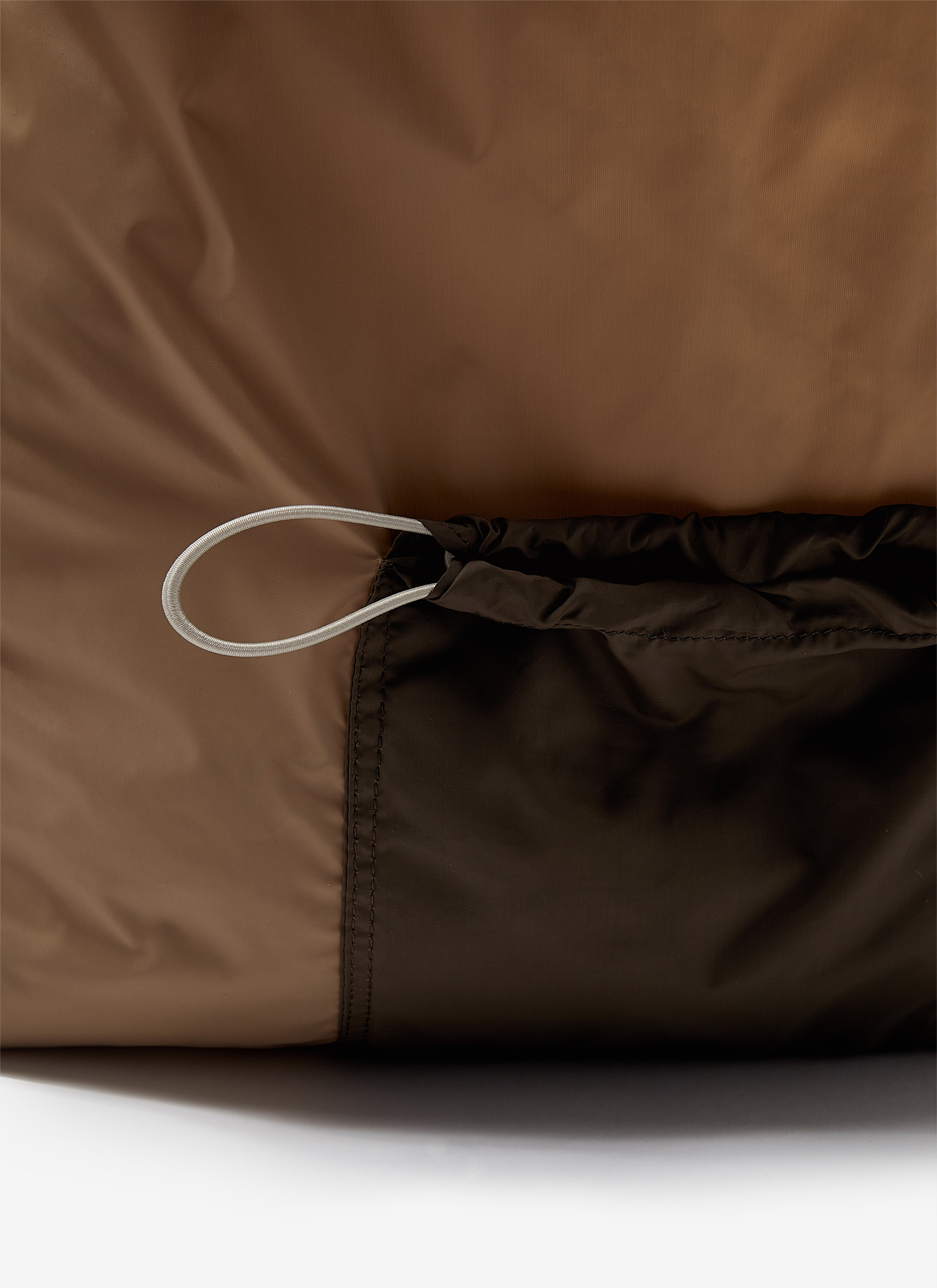 Packable nylon shopper with pocket image number 2