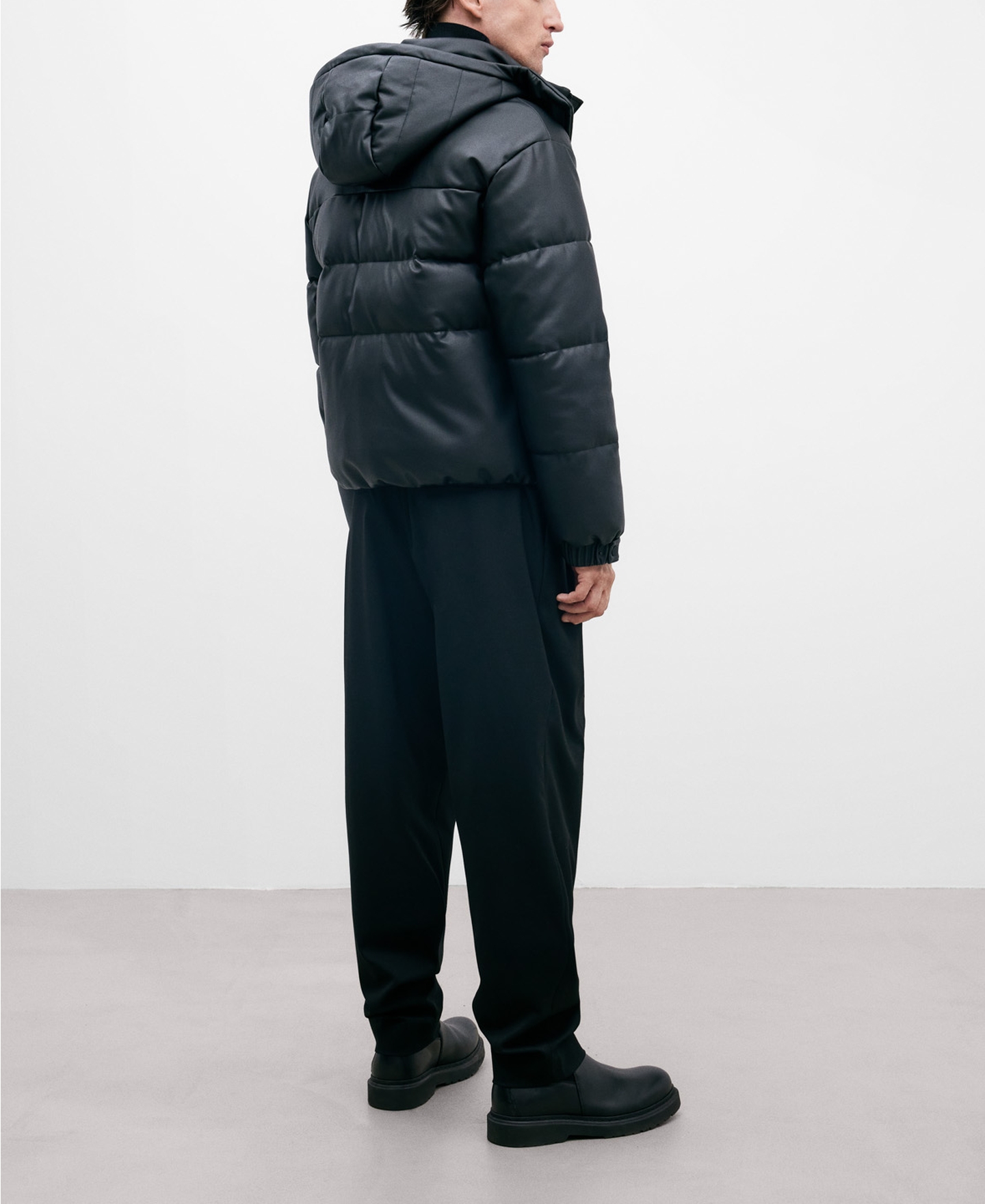 Black padded jacket with hood for men image number 2