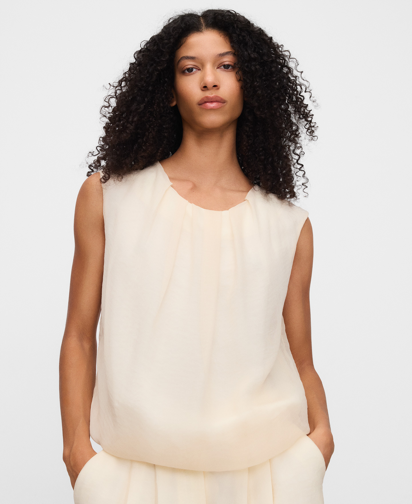 Double-fabric pleated top image number 0