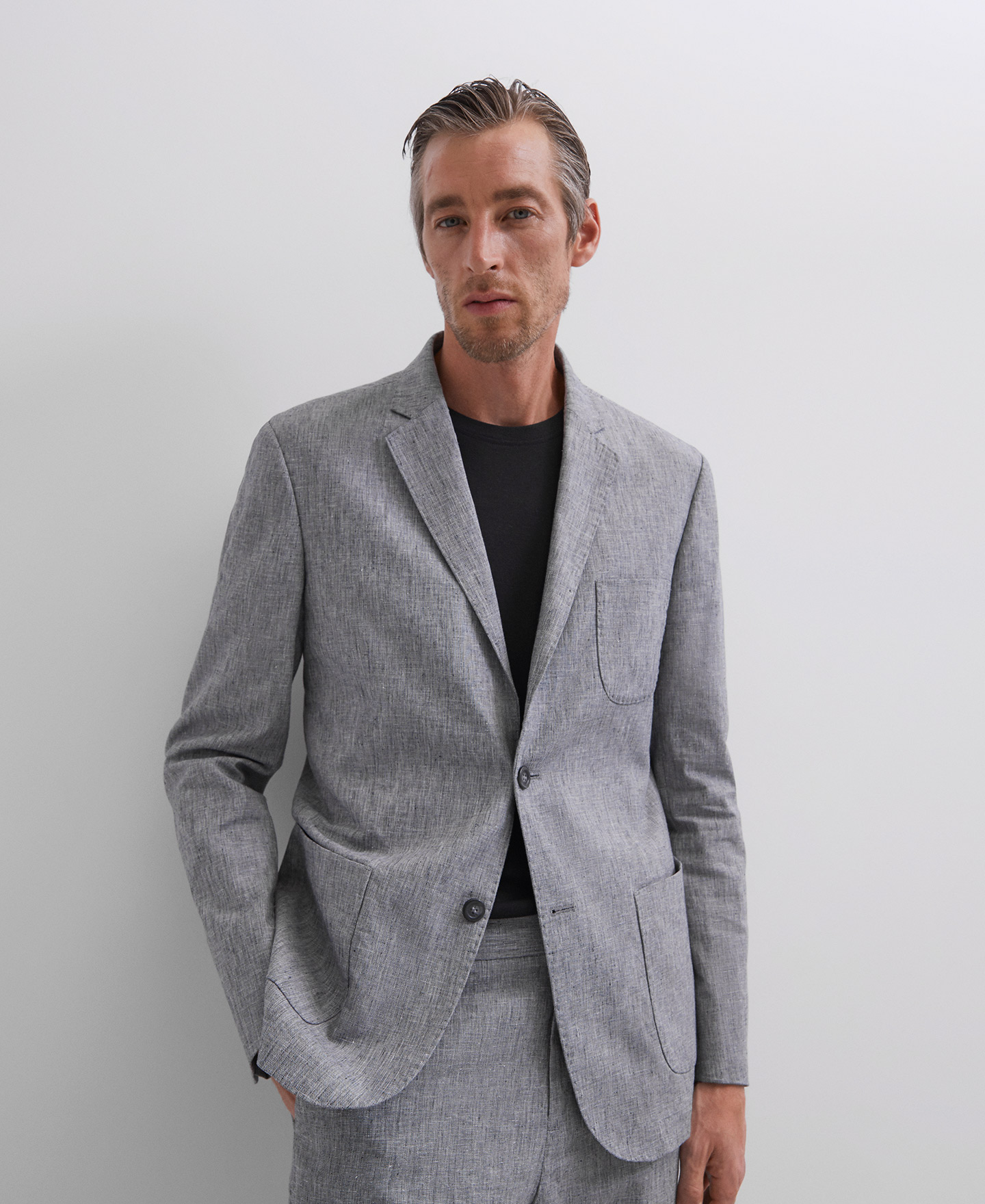 Chaqueta clásica gris image number 2