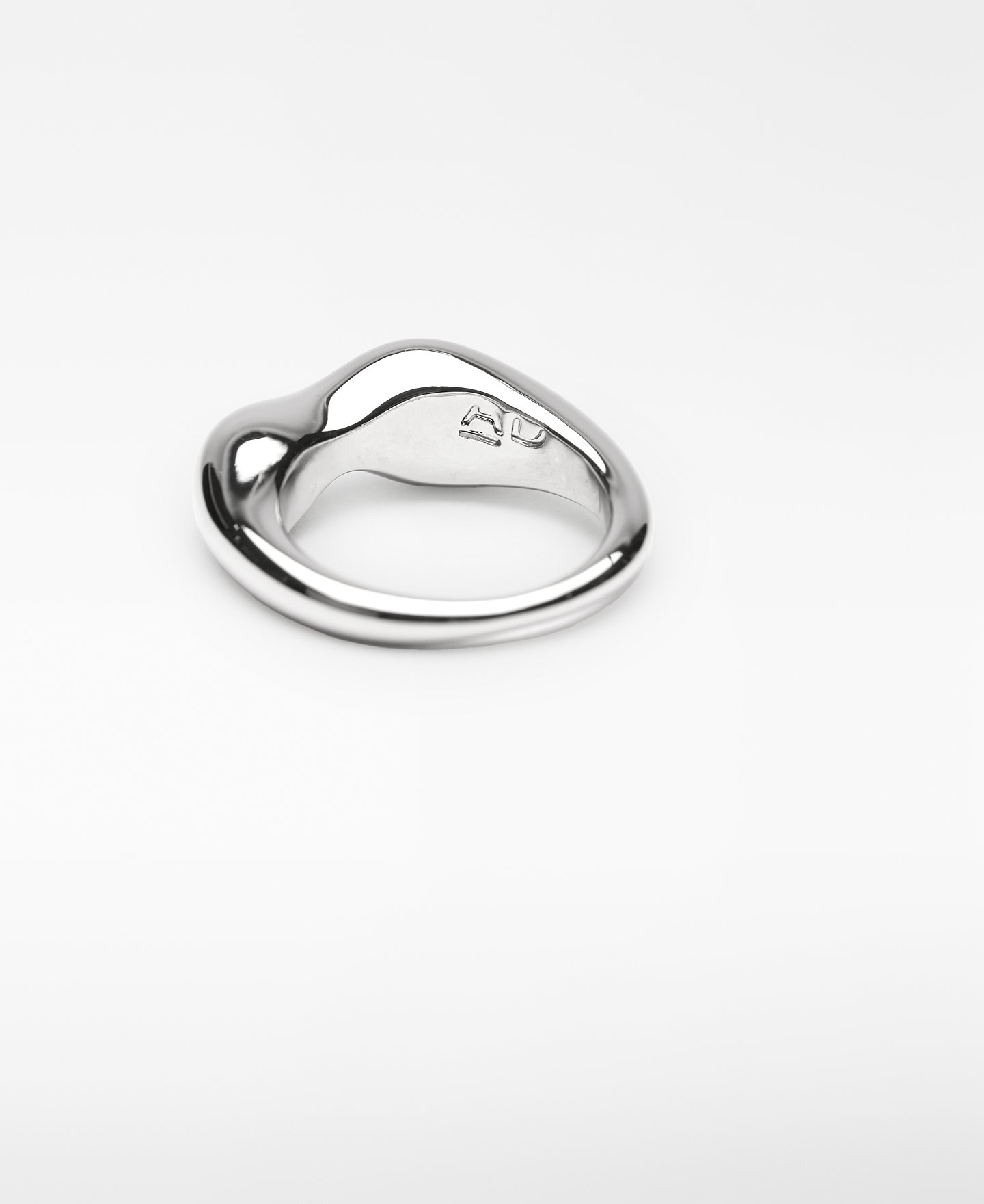Irregular metal ring woman image number 1
