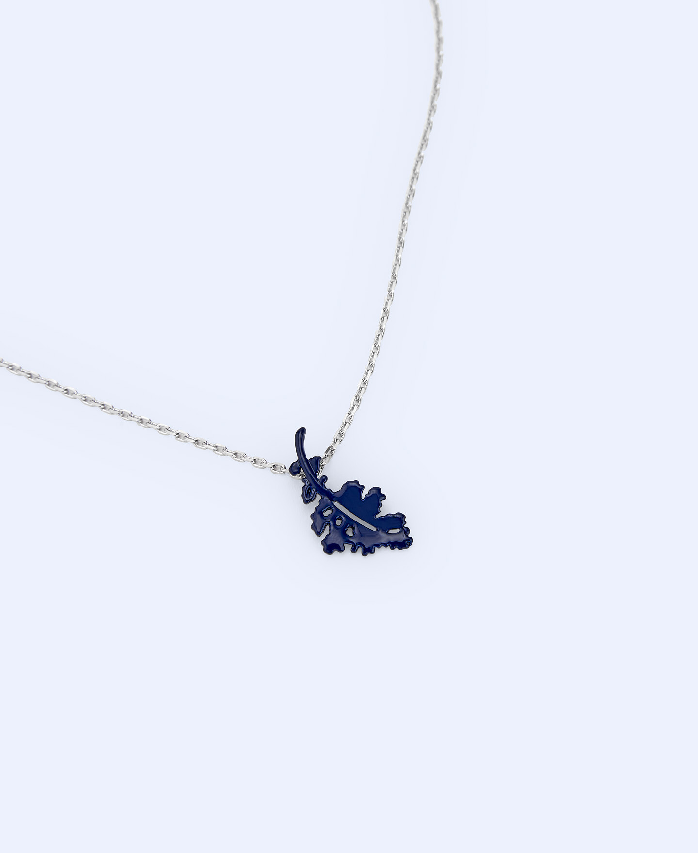 Brass and zinc Hoja necklace image number 1