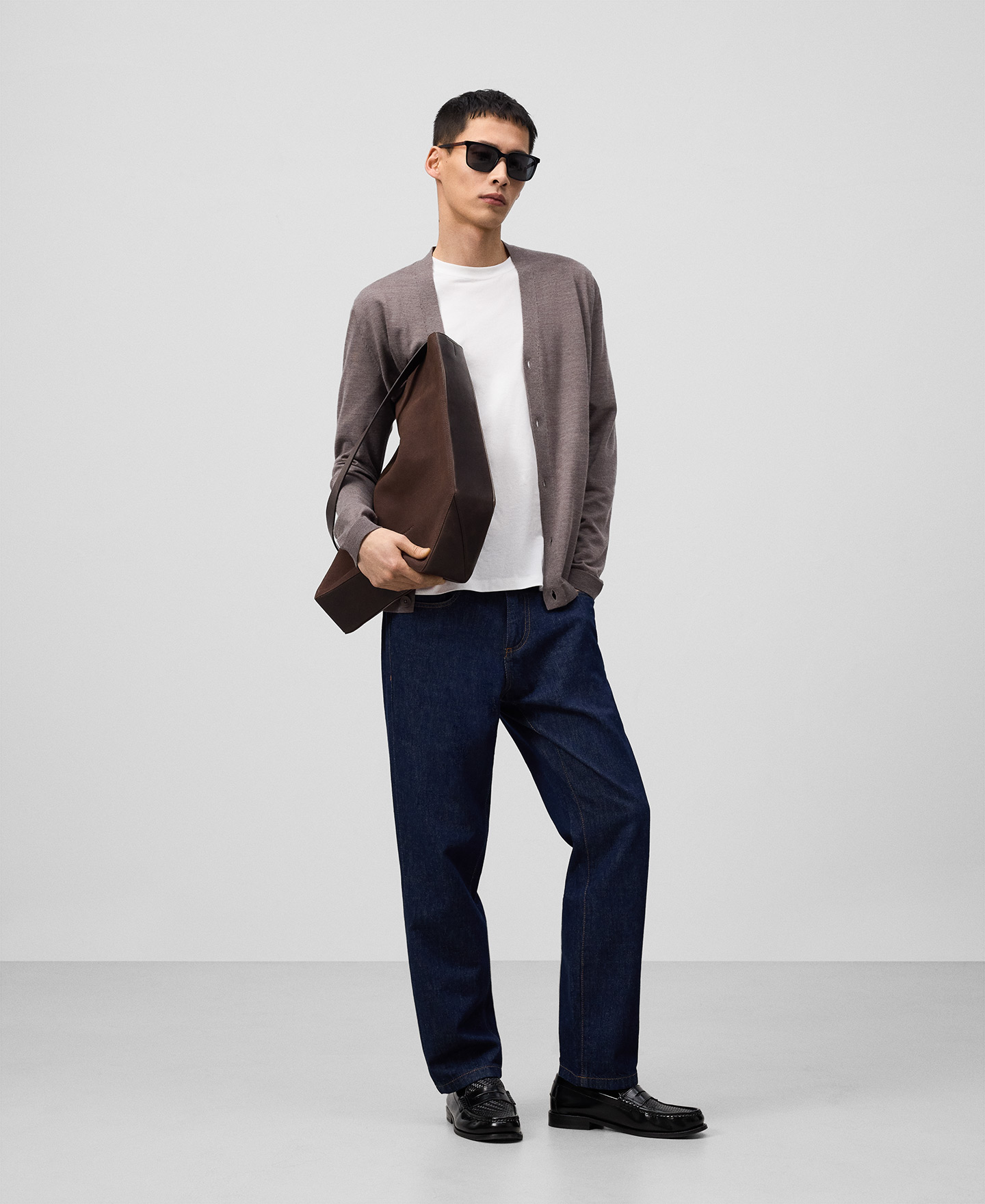 Merino wool cardigan man image number 1