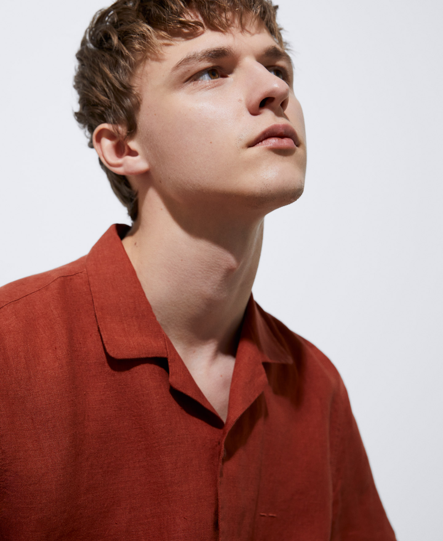 Bowling collar linen shirt image number 3