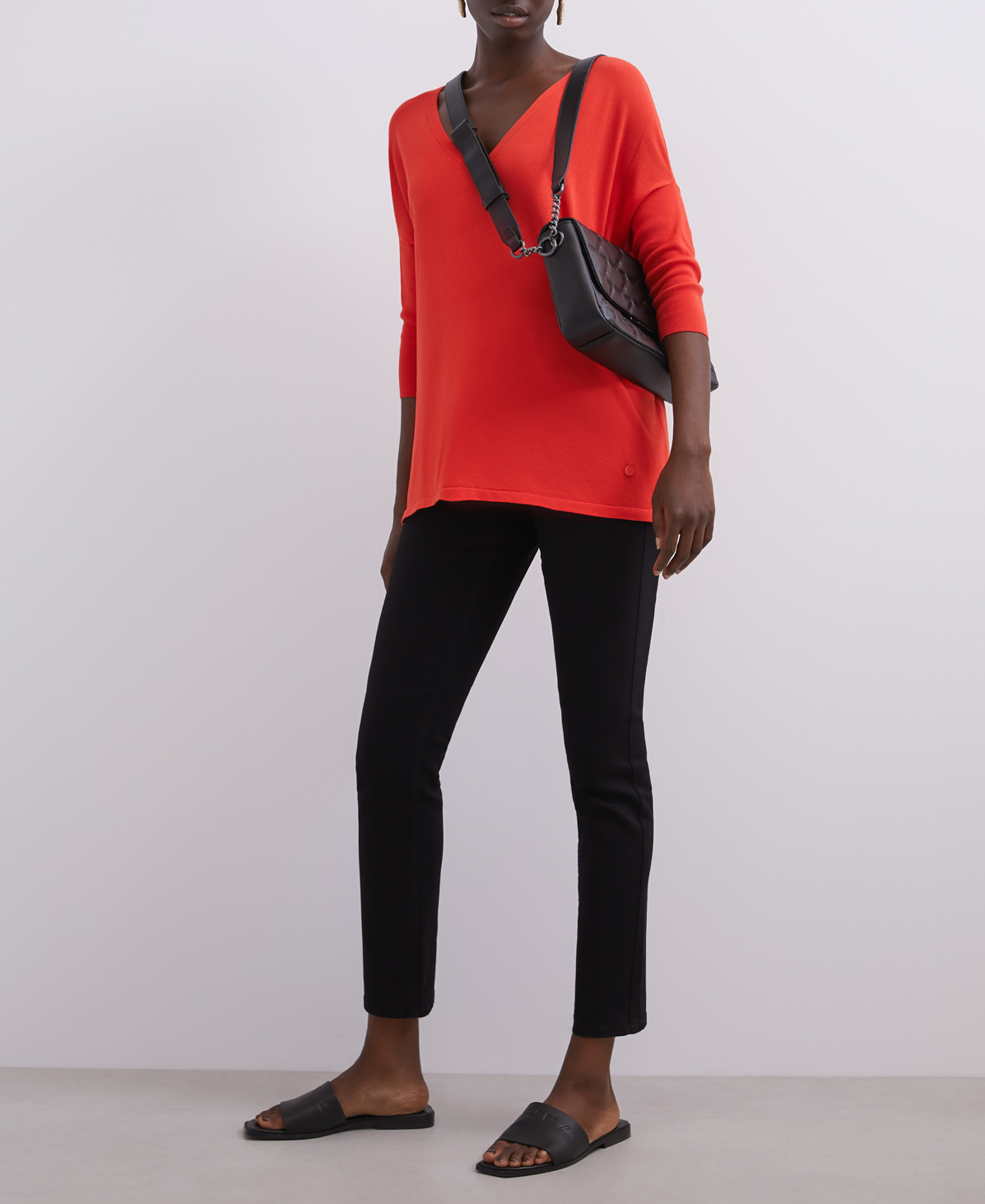 Jersey viscosa cuello pico image number 3