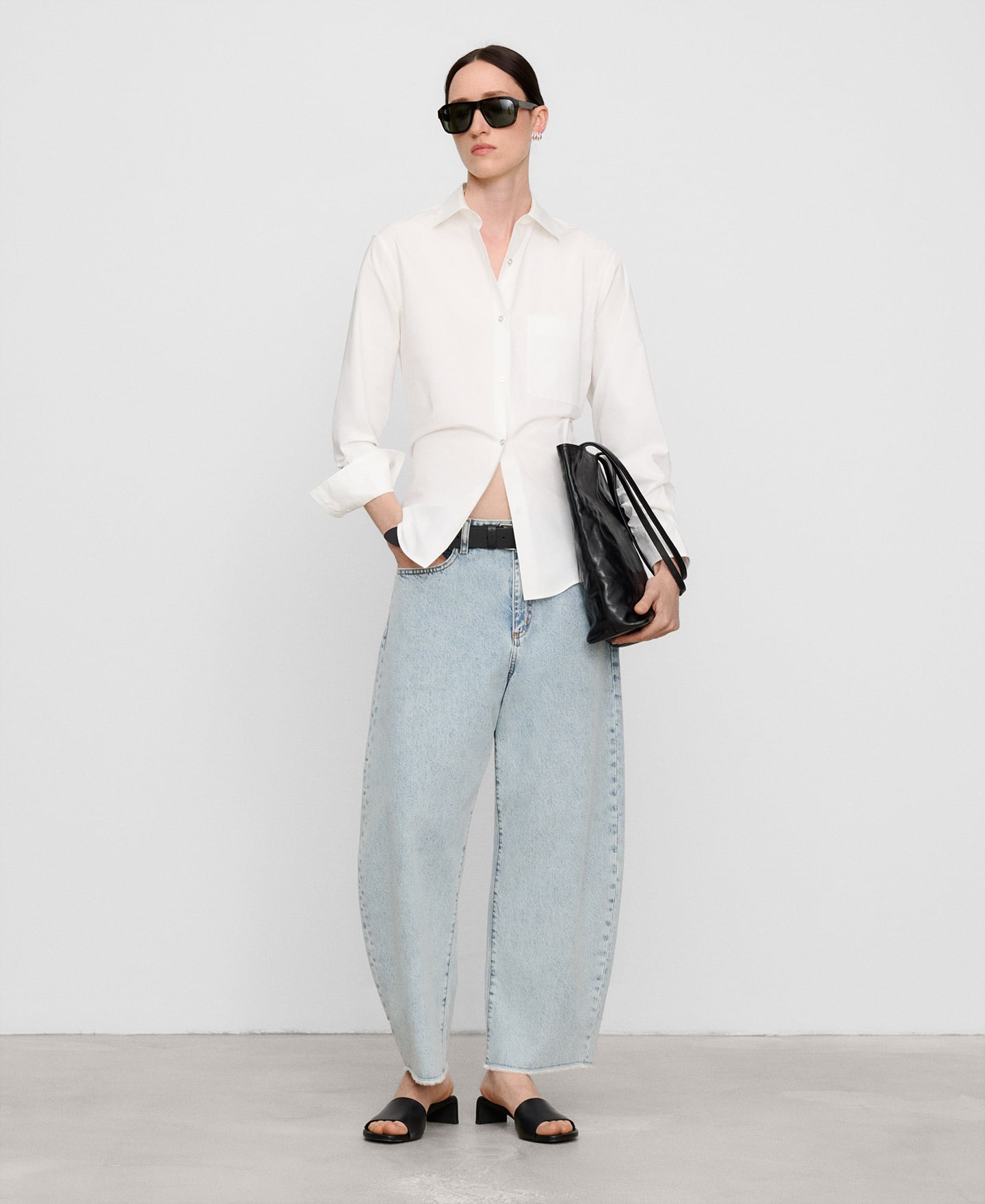 Frayed hem barrel fit denim trousers image number 1