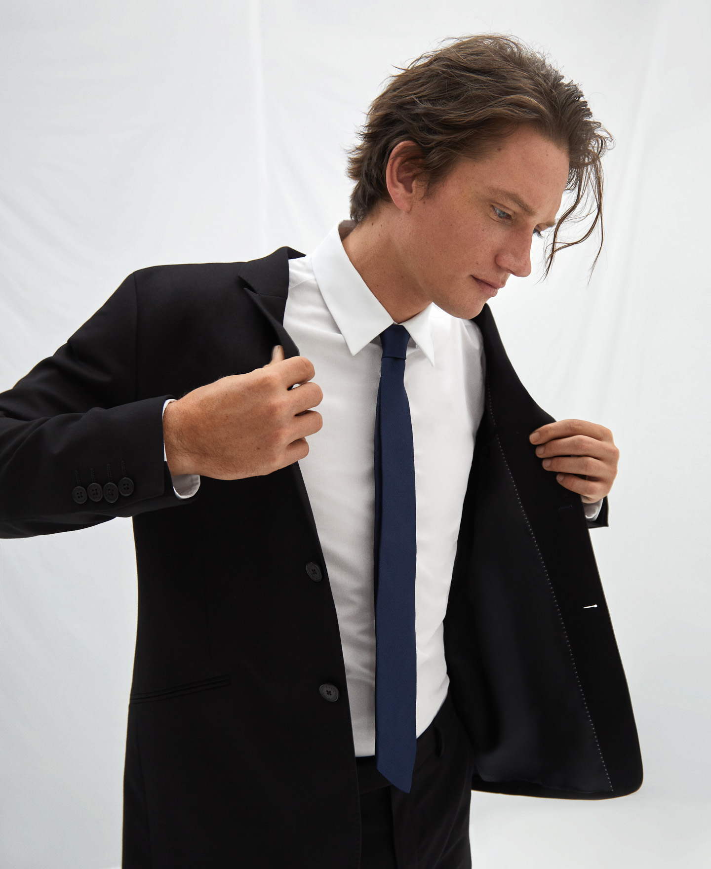 Silk plain tie image number 3