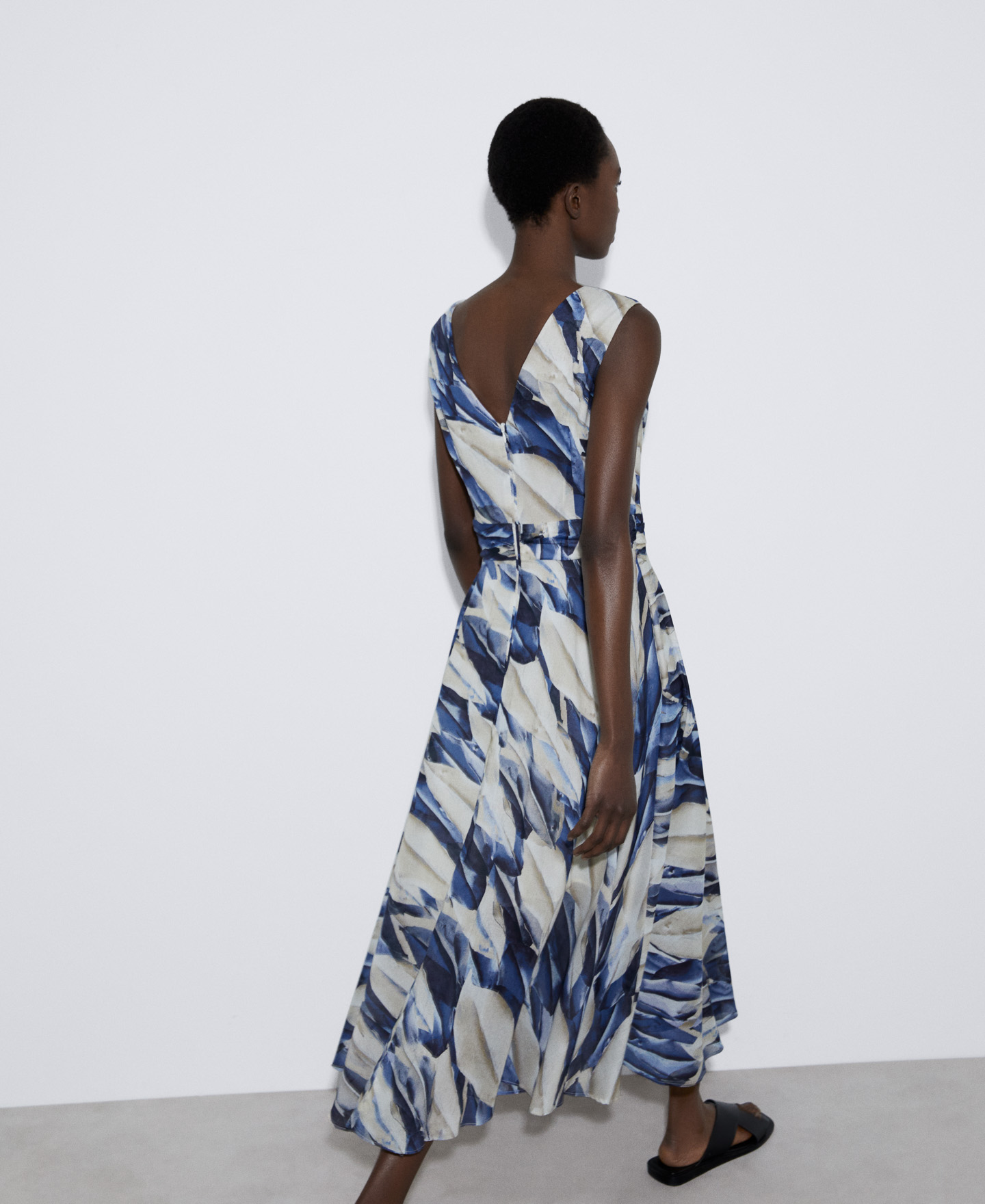 Printed dress with draped neckline image number 2