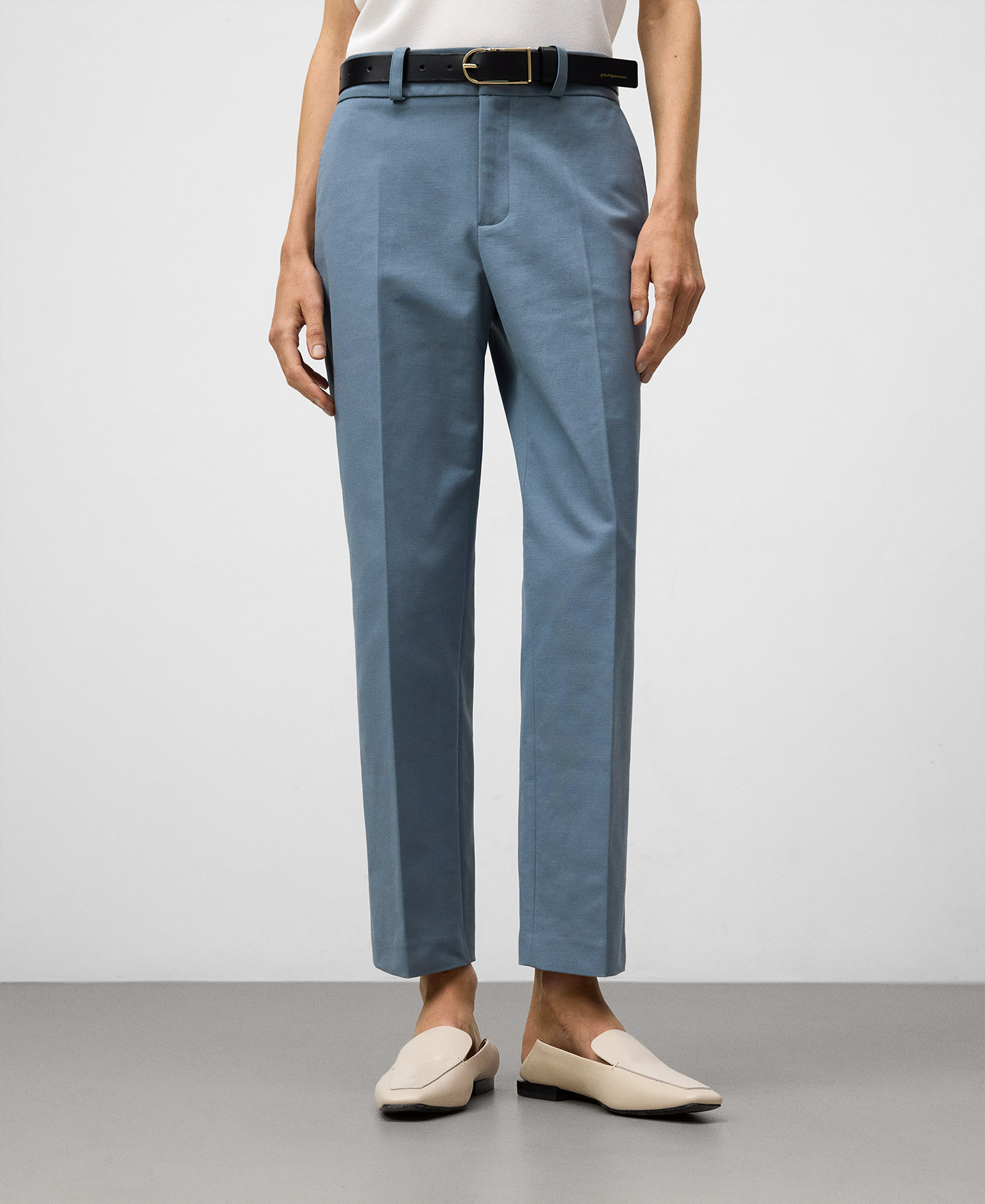 Calças pelo tornozelo skinny fit para mulher image number 0