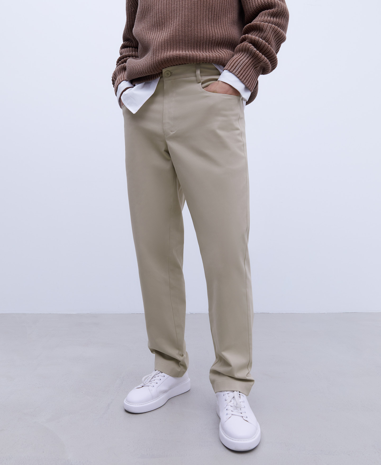 Calças chino slim fit em sarja image number 0
