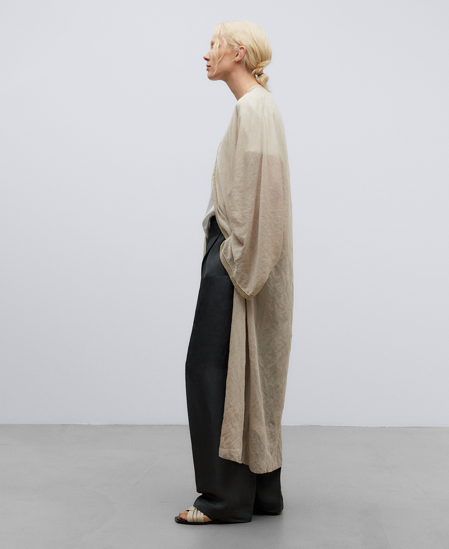 Knitted jacket woman image number 1