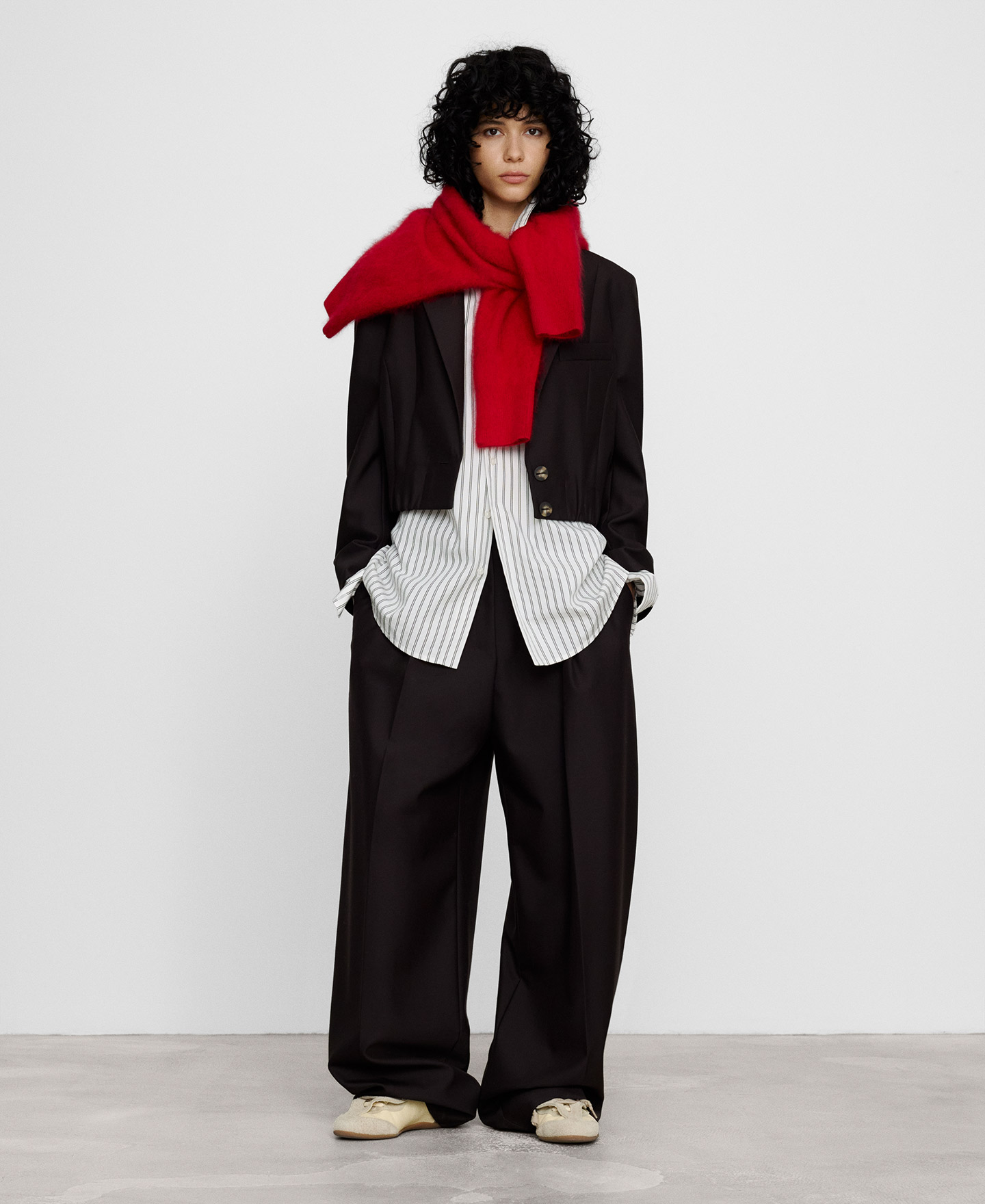 Rounded leg tailored trousers image number 1