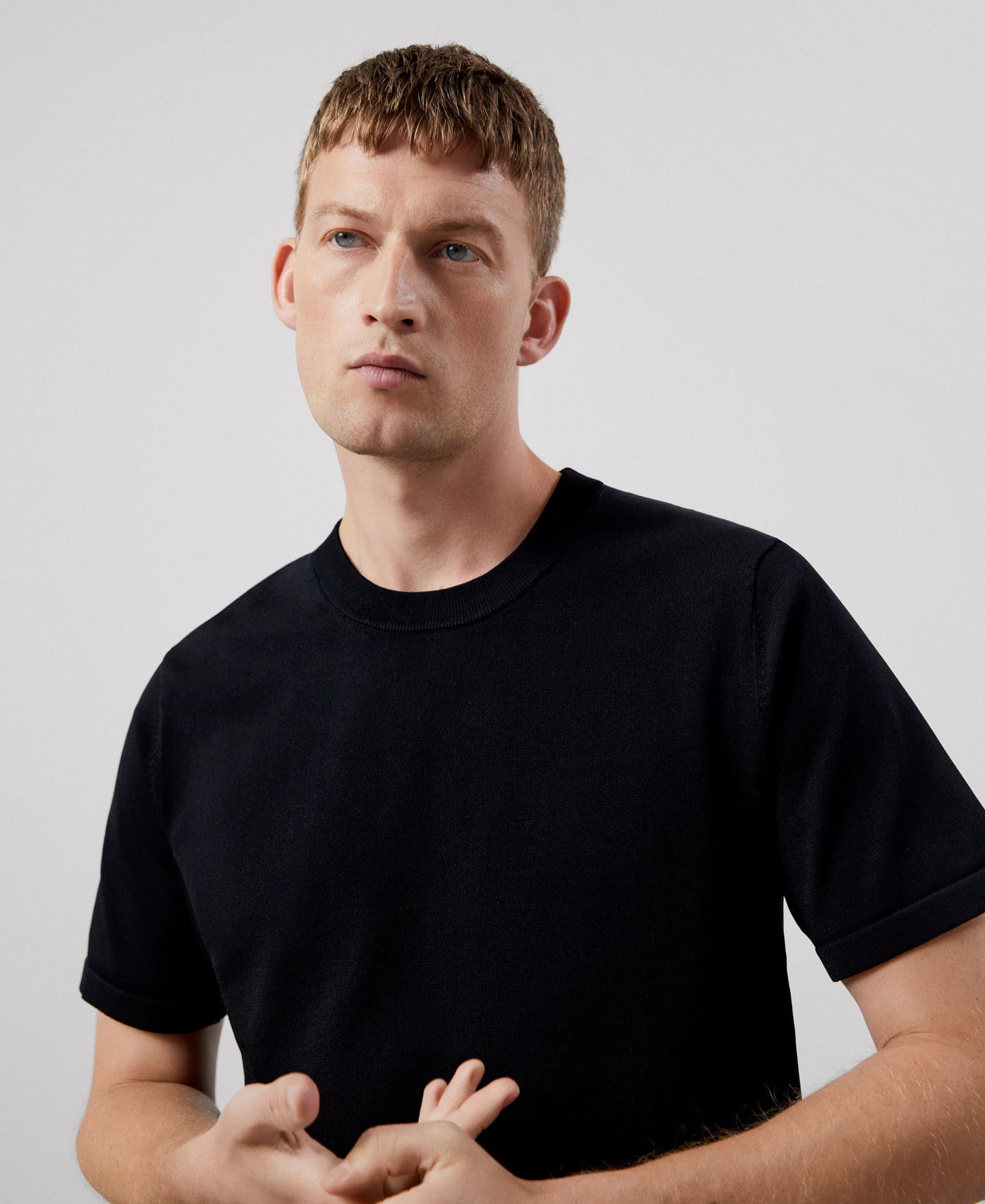Crew neck knitted t-shirt image number 3
