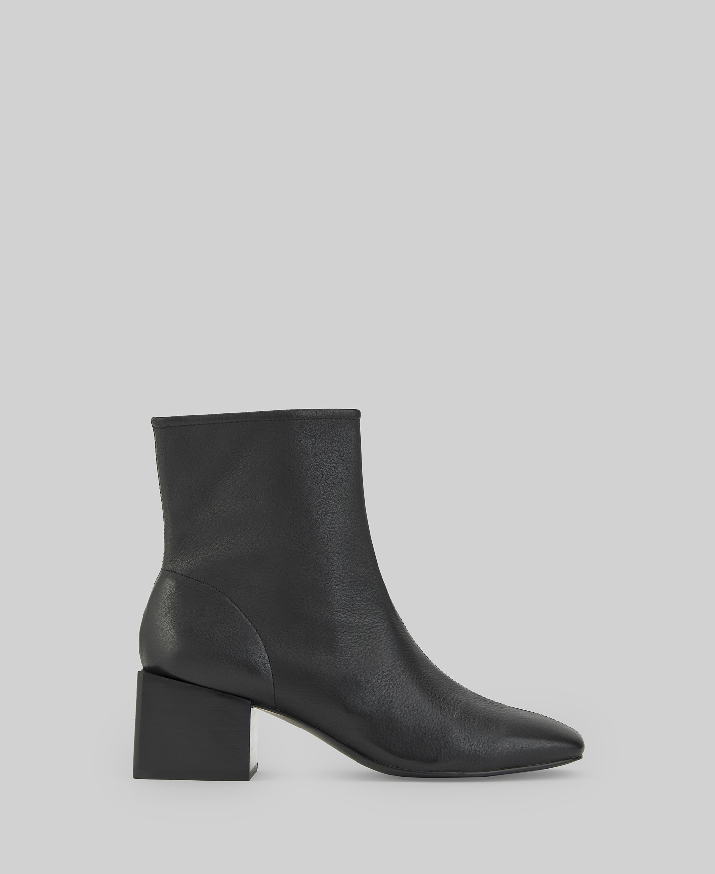 Black leather ankle boot woman image number 0