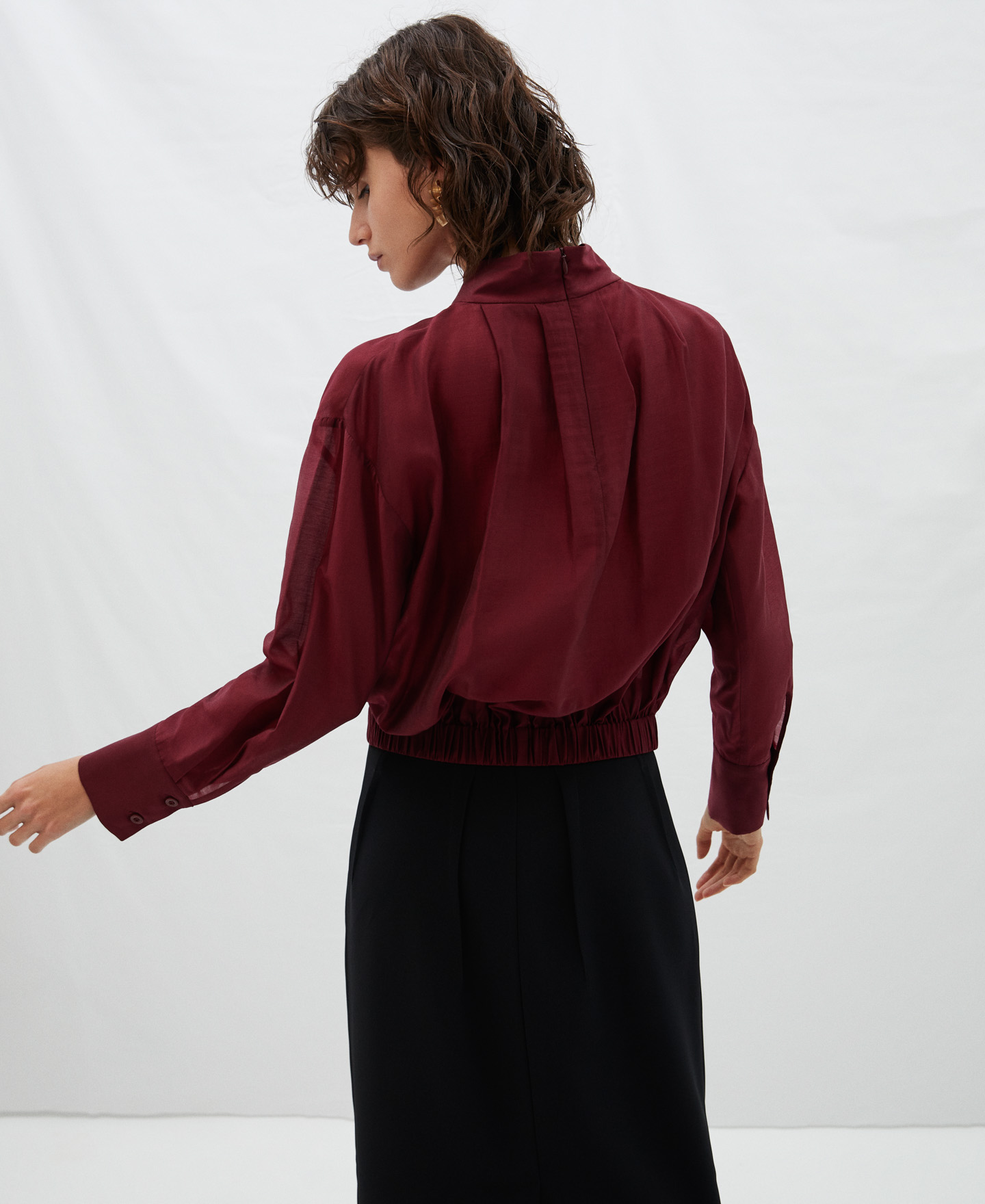 Blusa con frunces en lyocell image number 2