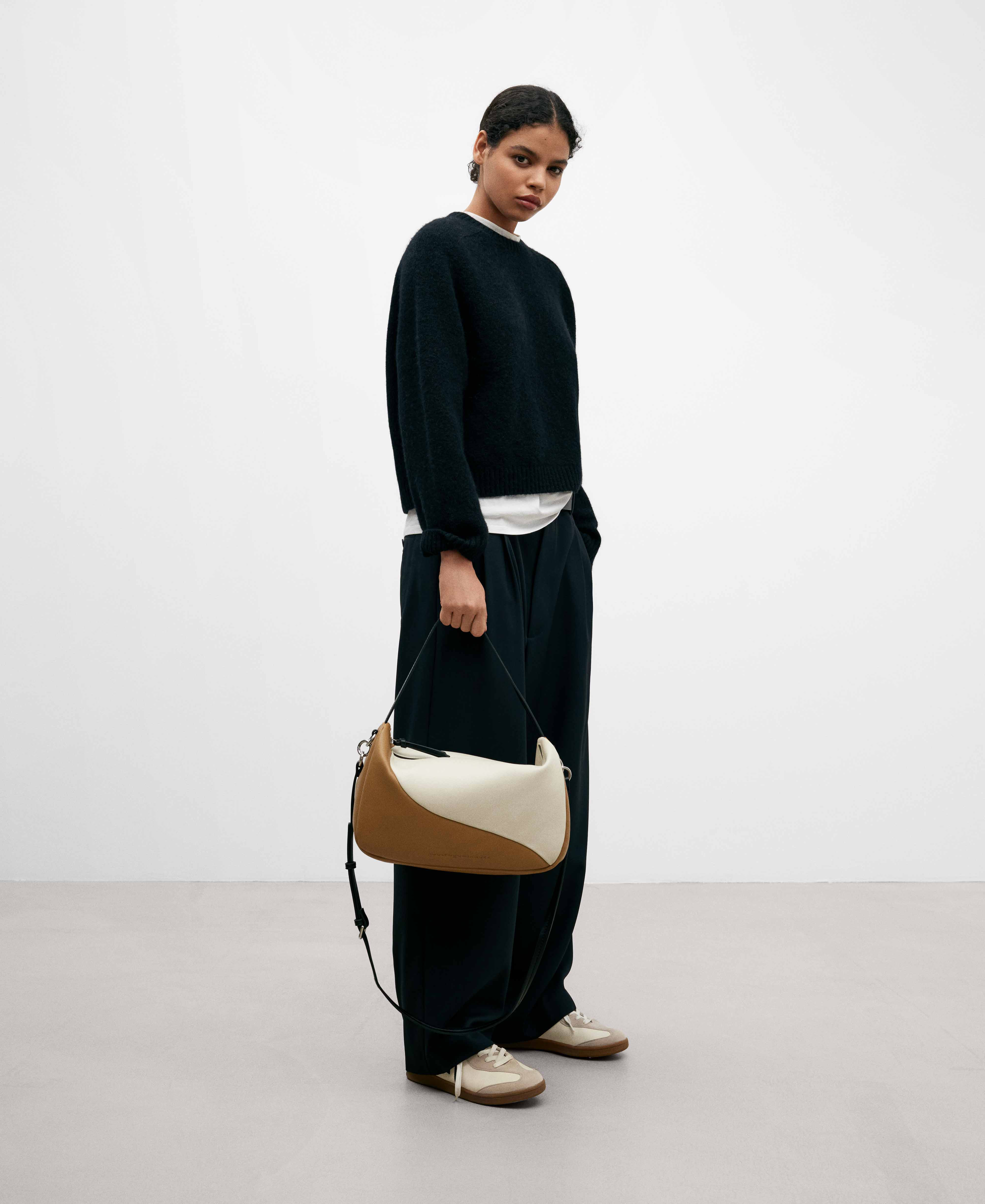 Semigrain texture medium bowling bag image number 4