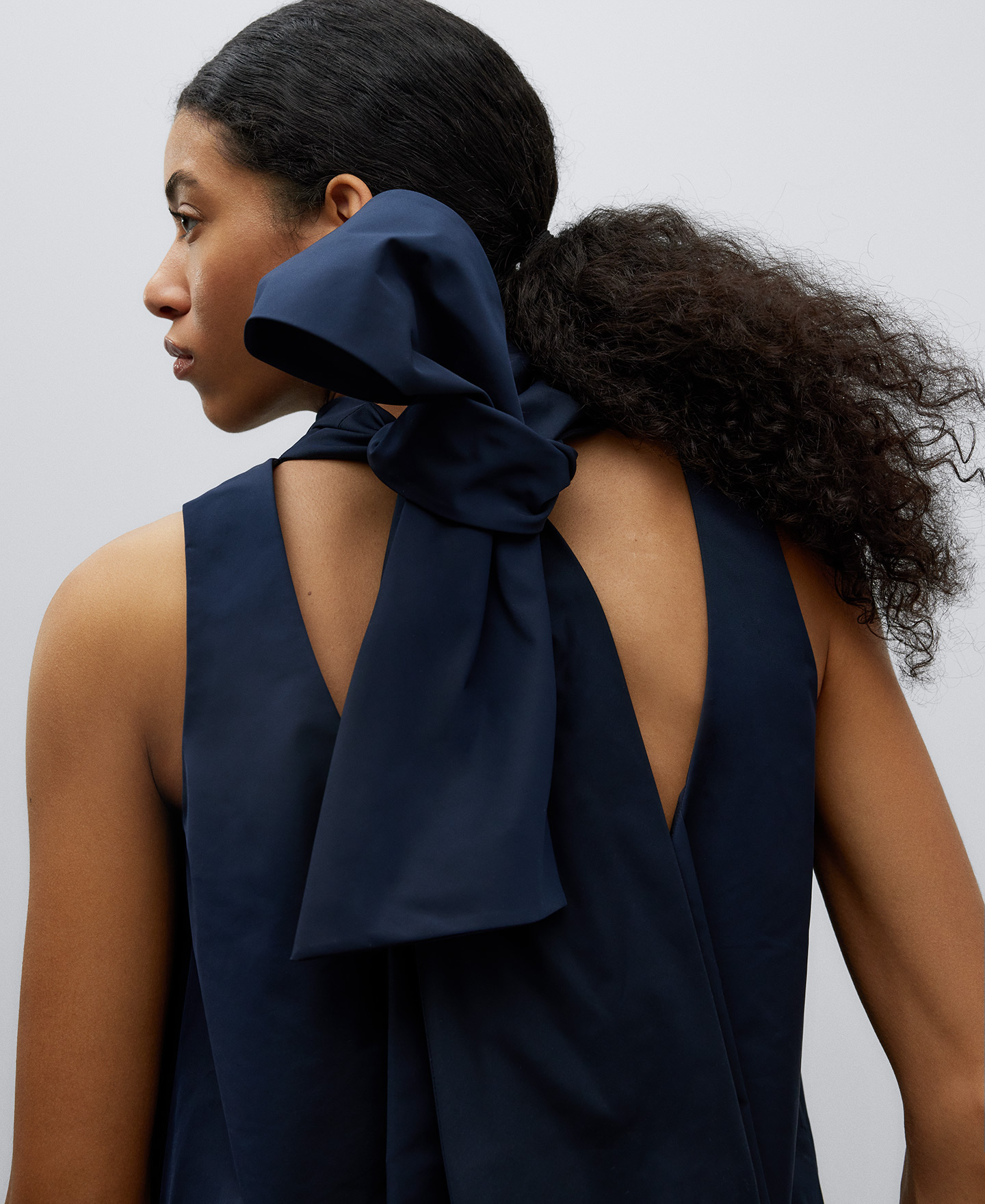 Navy blue top with bow woman image number 3