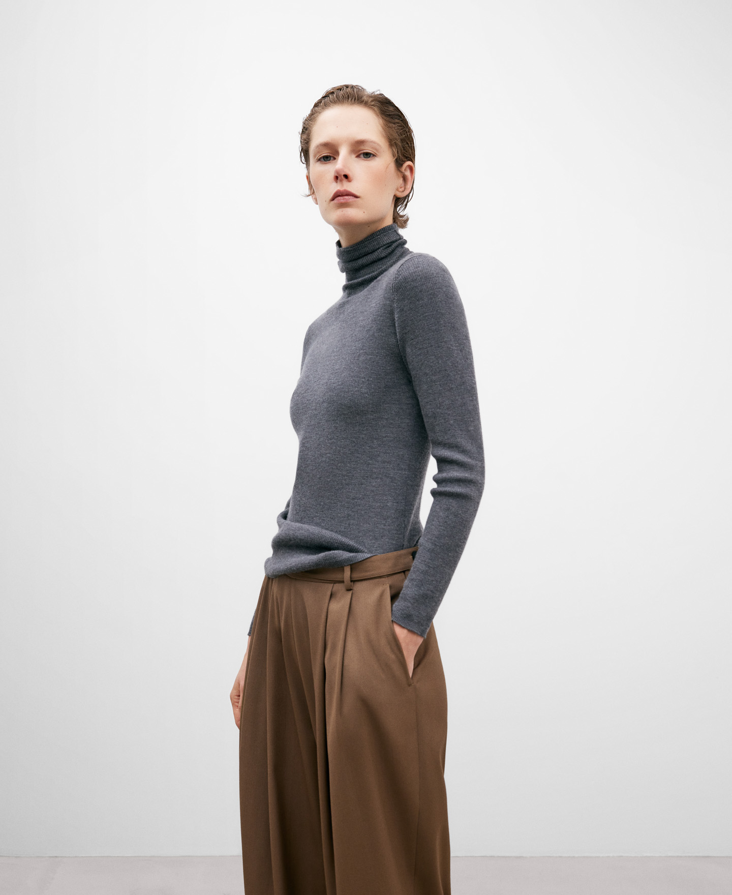 Merino wool ribbed sweater for women image number 0