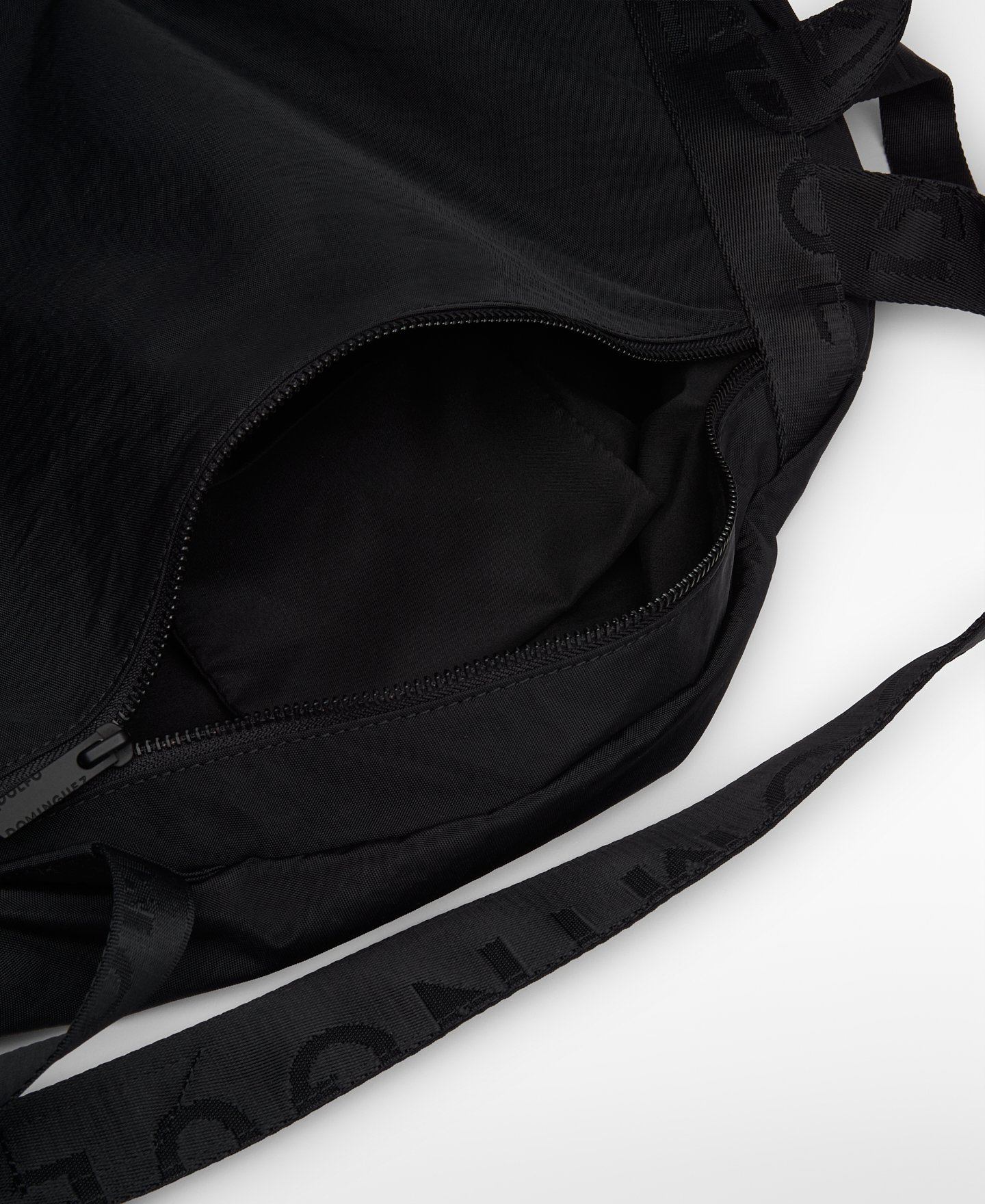 Mochila asim&eacute;trica pliegue image number 3