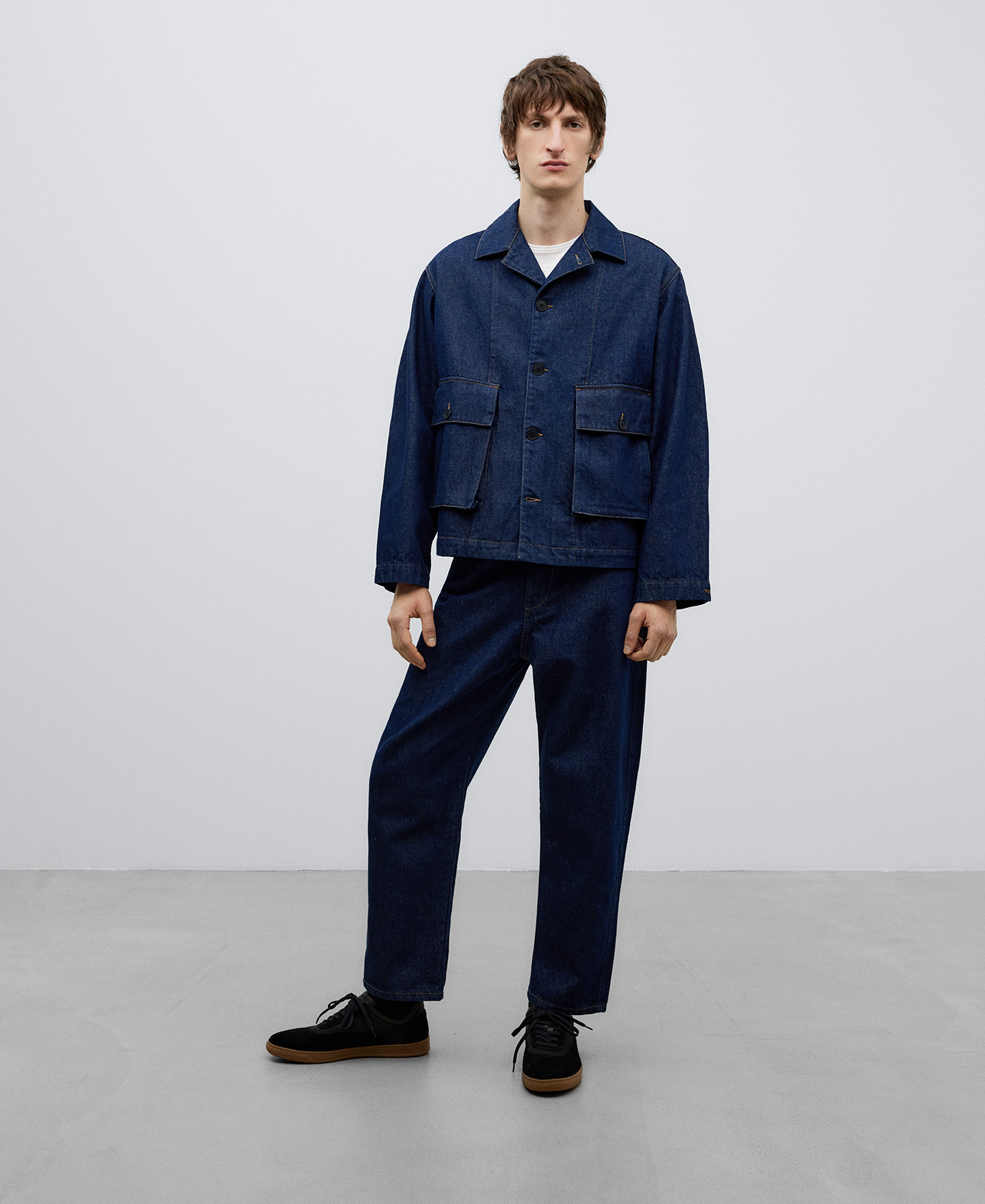 Pantalón denim azul carrot fit hombre image number 1