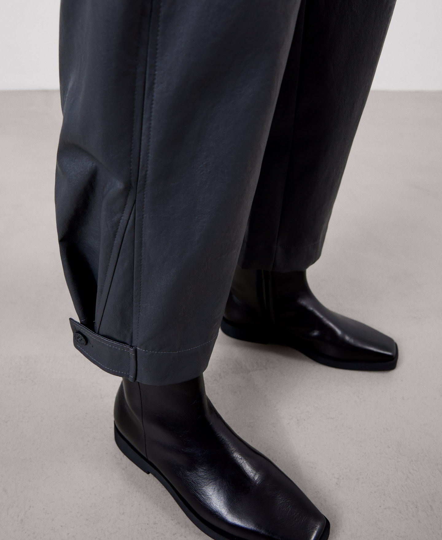 Viscose wide ankle length trousers image number 3