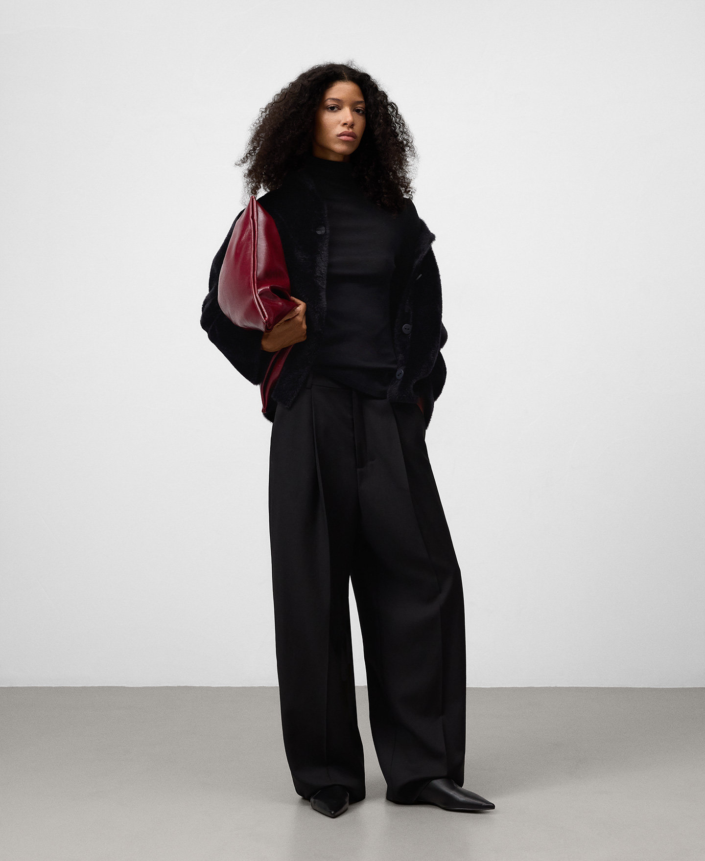 Fuzzy knit jacket woman image number 1